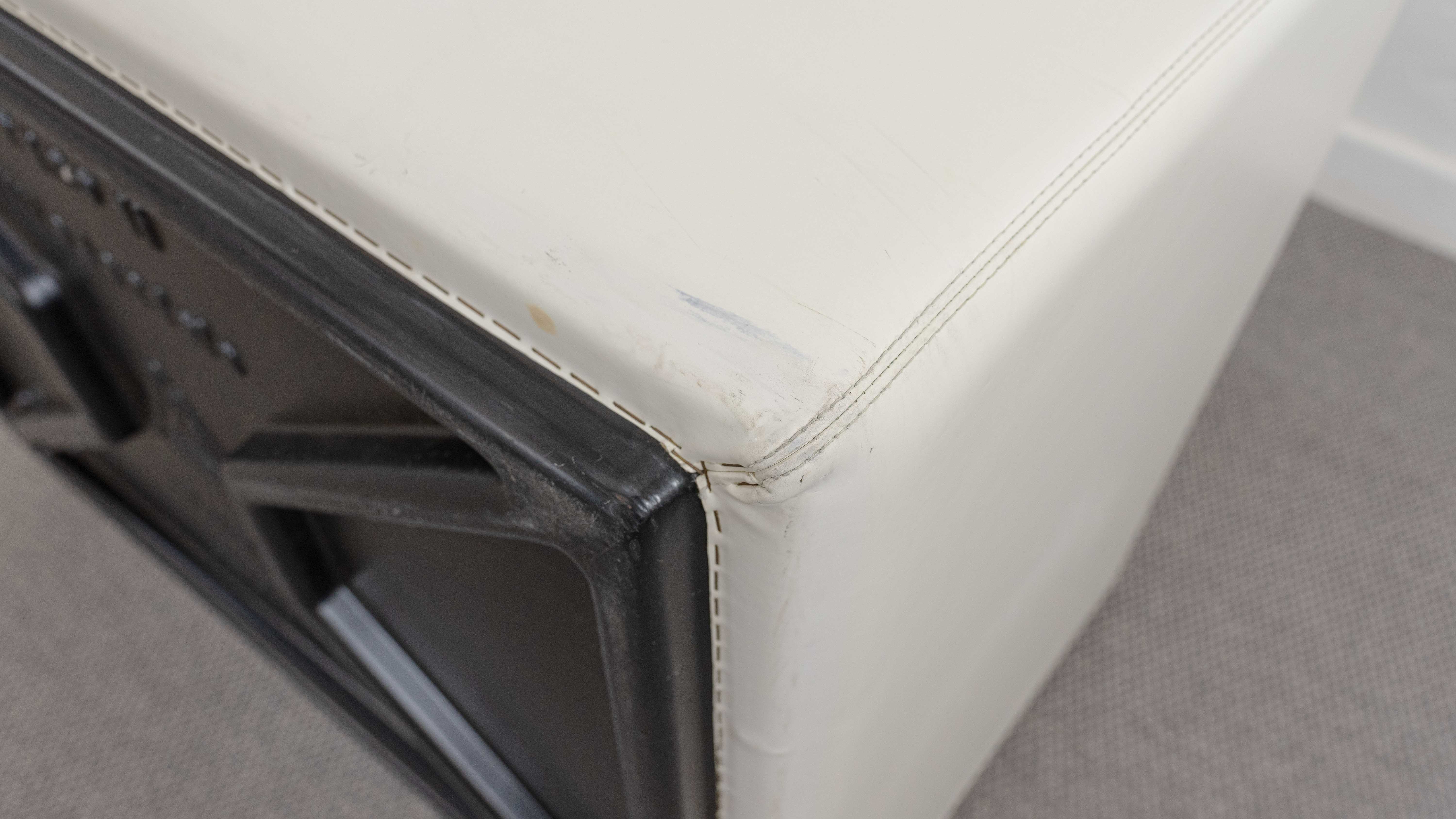 Pair of vintage Throw Away Armchairs by Willie Landels for Zanotta, white Vinyl