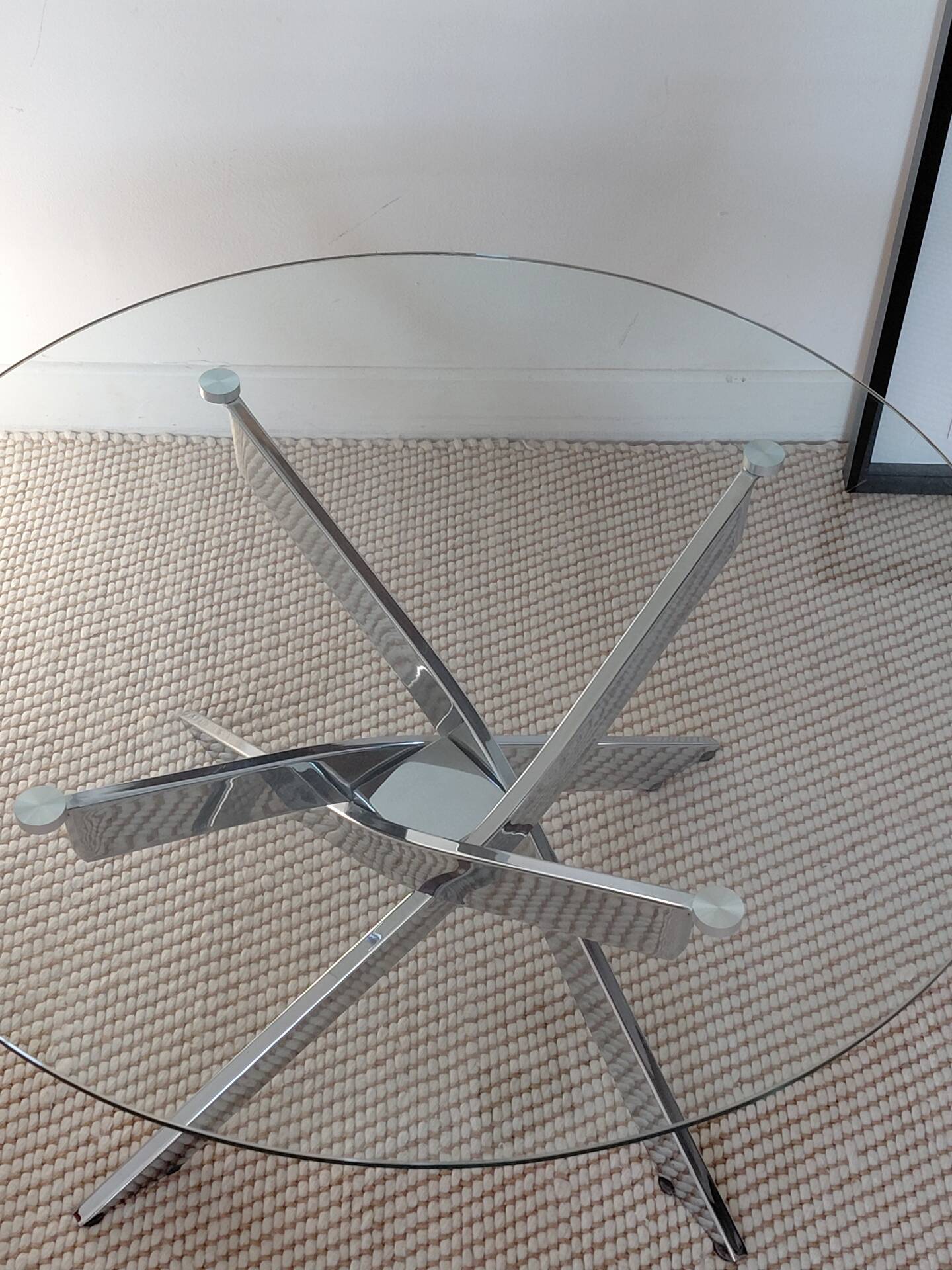 Table basse ronde Space Age acier chromé, verre, piètement hélice 70s