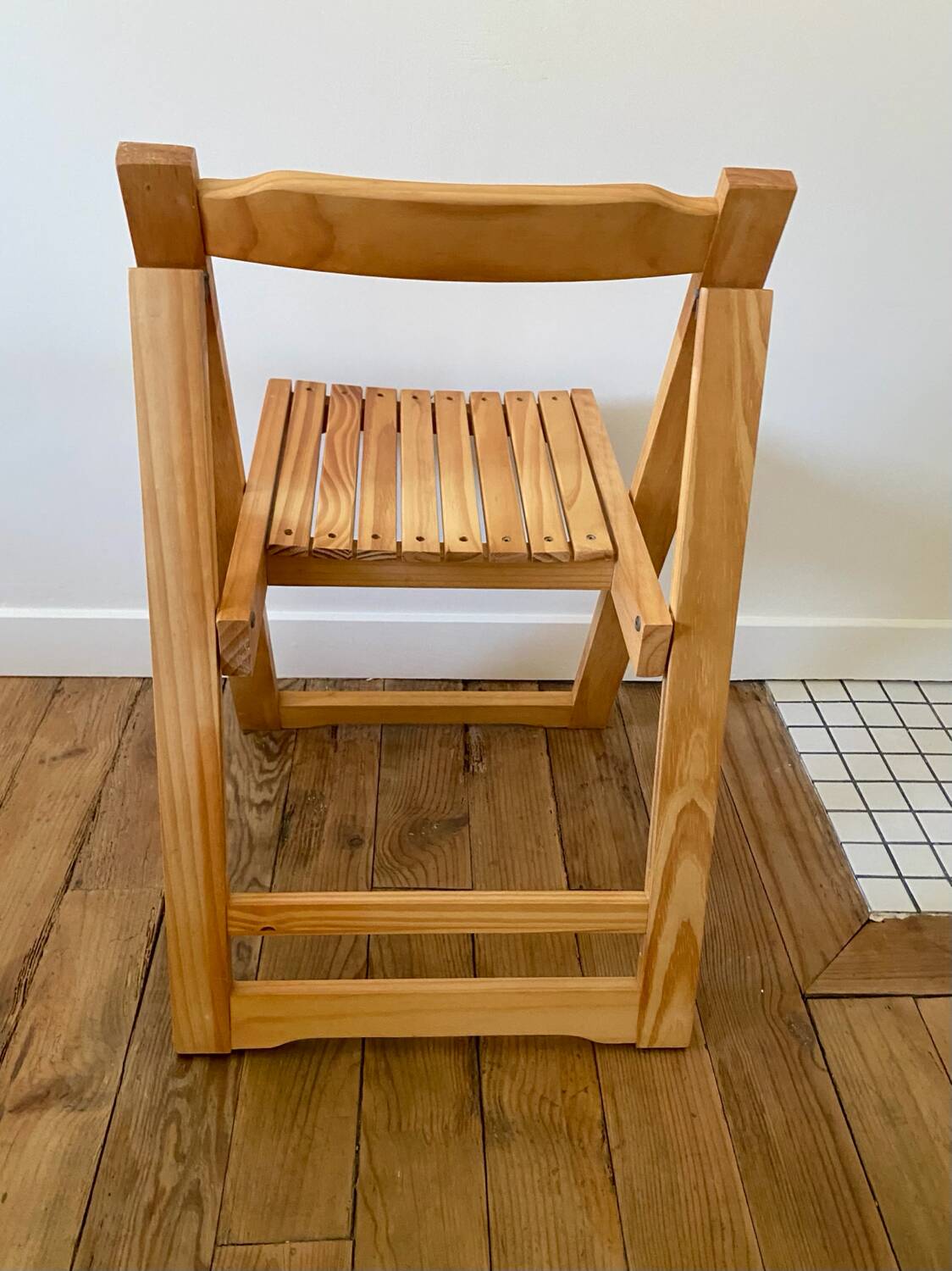 Pair of folding chairs