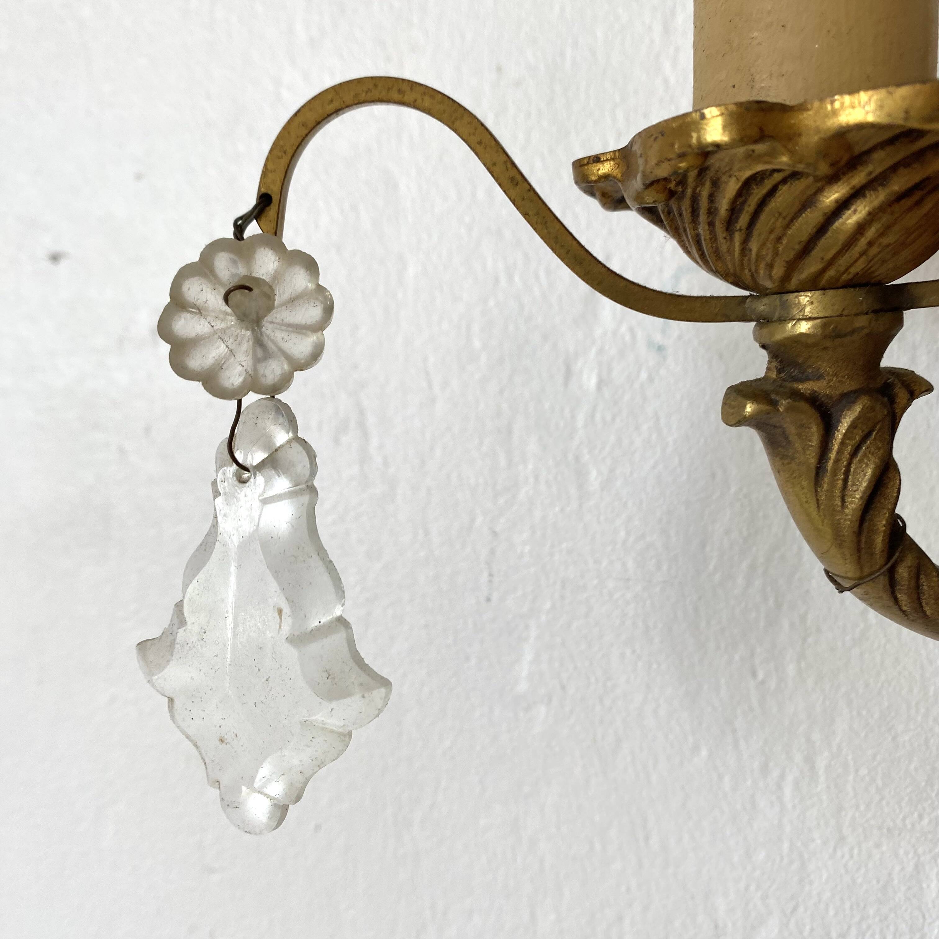 Paire d'appliques en laiton avec pampilles style rocaille