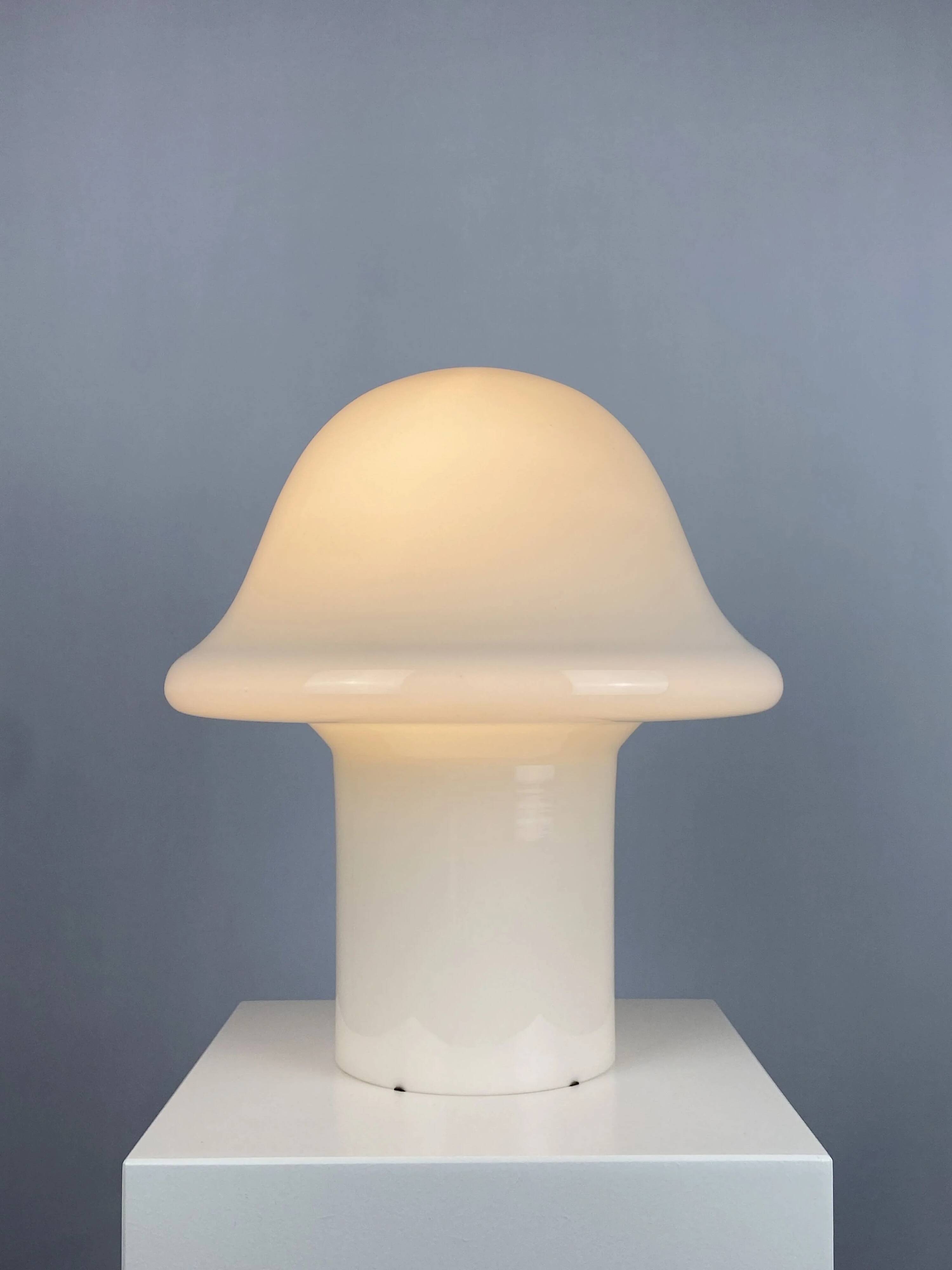 Large XL mushroom table lamp in white glass entirely white Peill and Putzler 1970