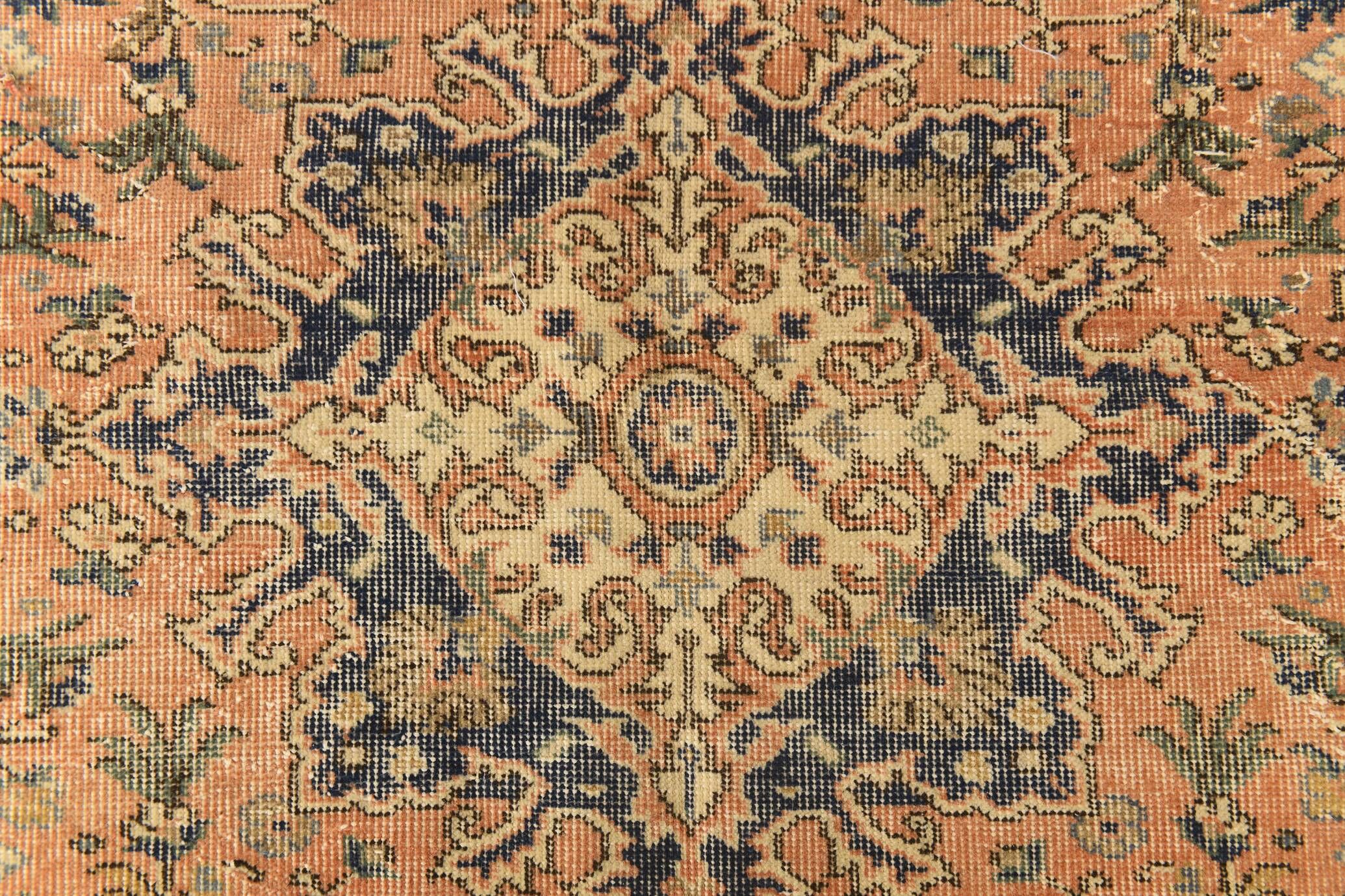 Vintage Turkish rug in red and beige with floral medallion, 199 × 288 cm