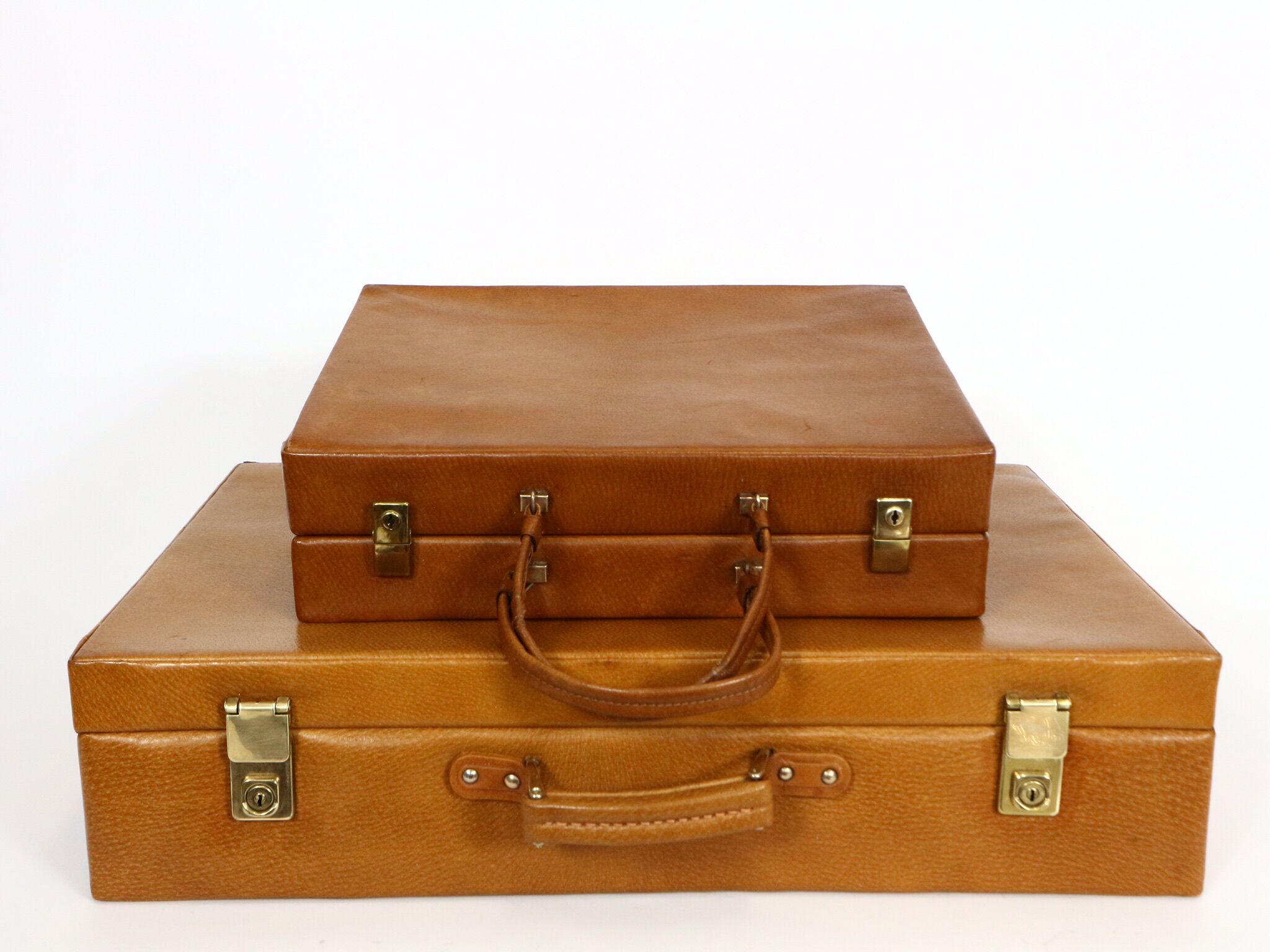 Set three vintage leather suitcases