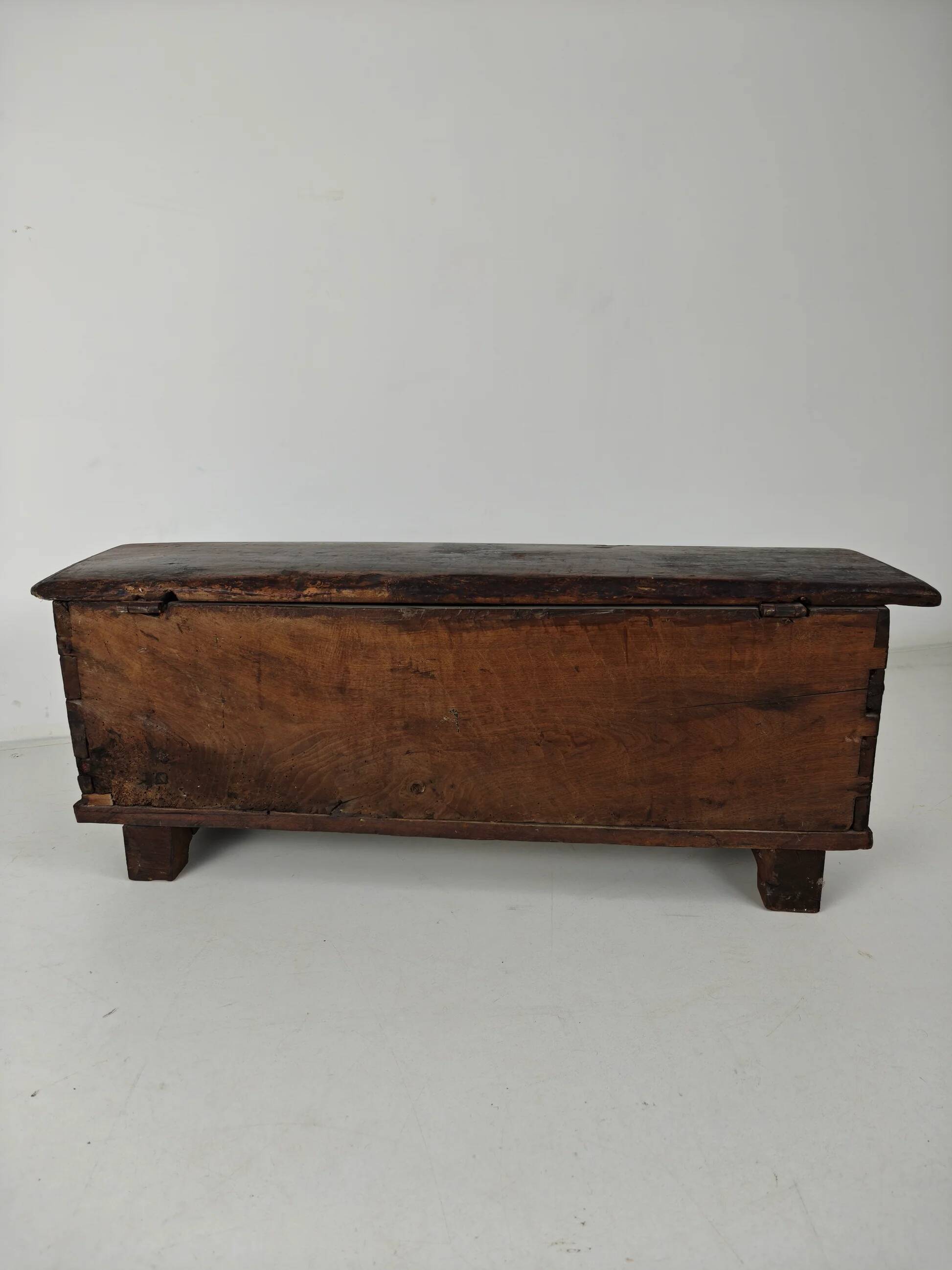 Gothic Spanish chest – 16th late/17th early century