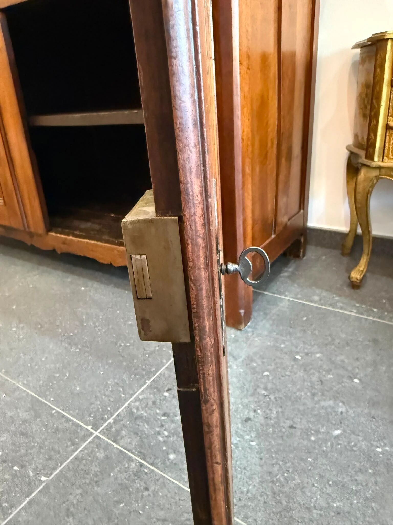 19th-century walnut buffet – 3 drawers
