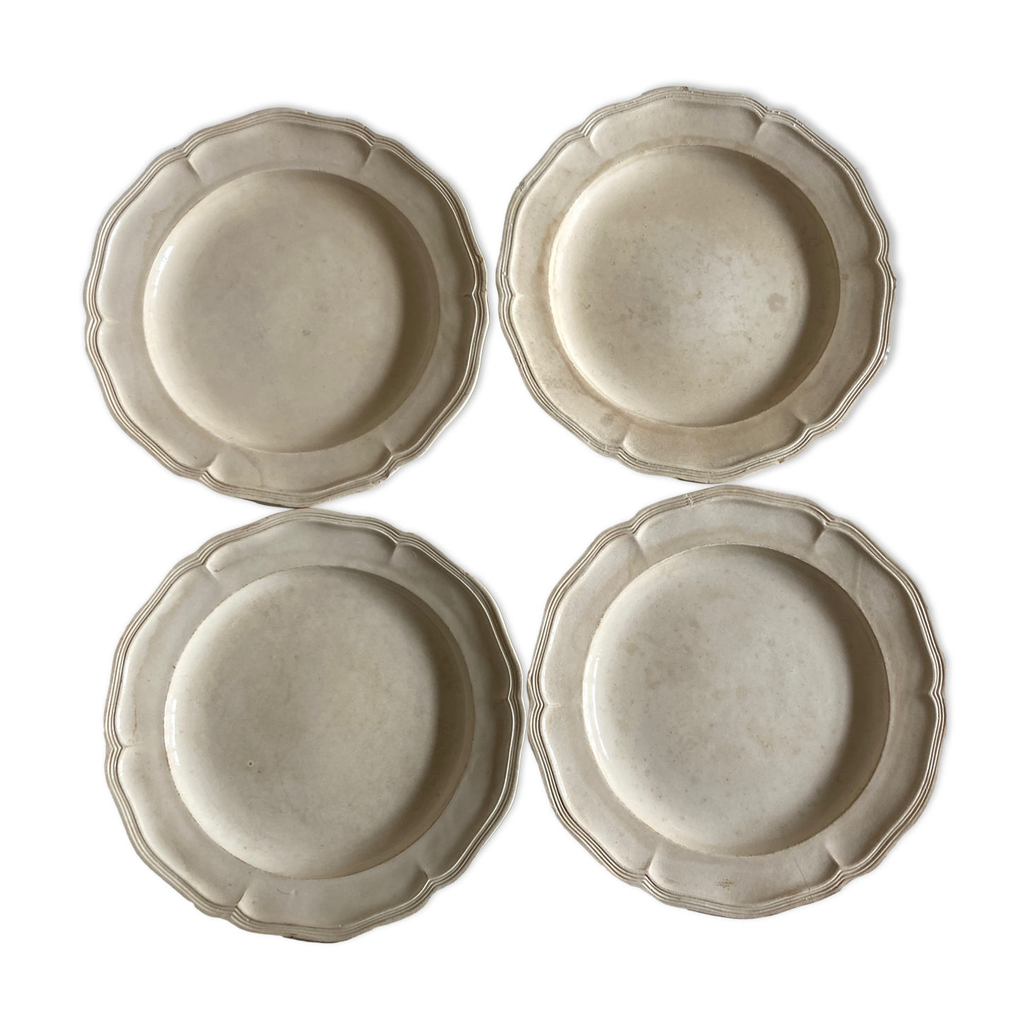 Set de 4 assiettes 18e à godrons en faience fine