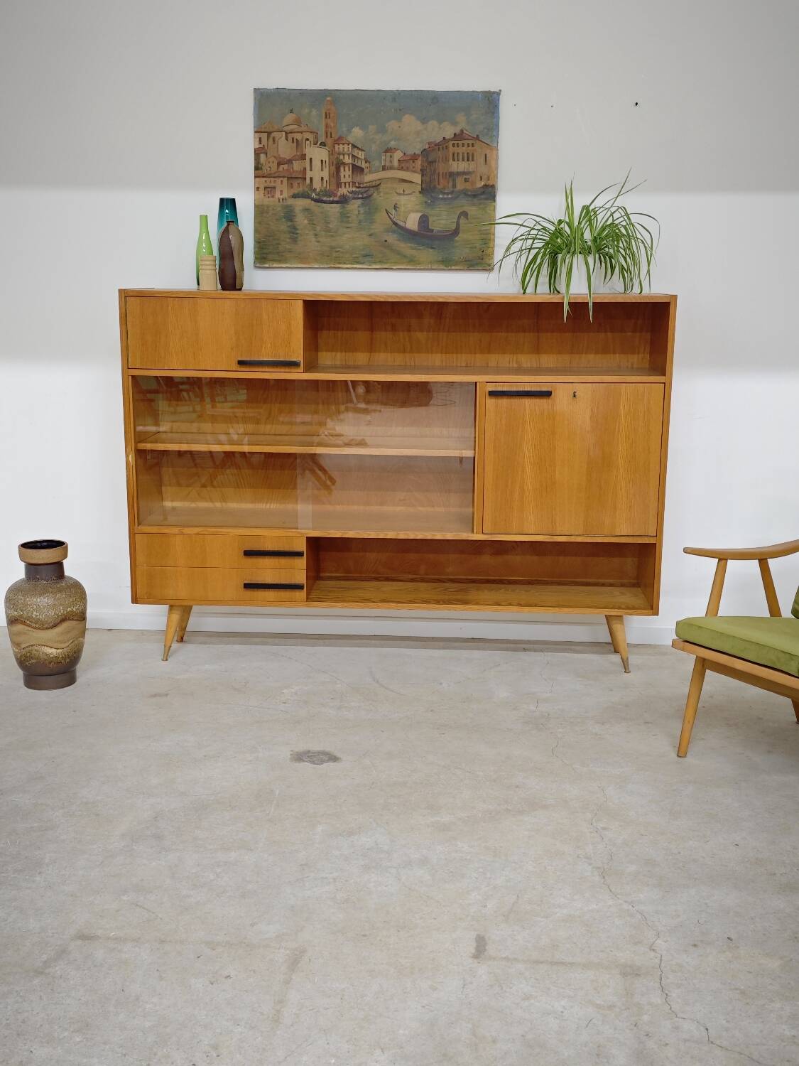 Buffet Vaisselier en bois blond Libena , ex Tchécoslovaquie 1970