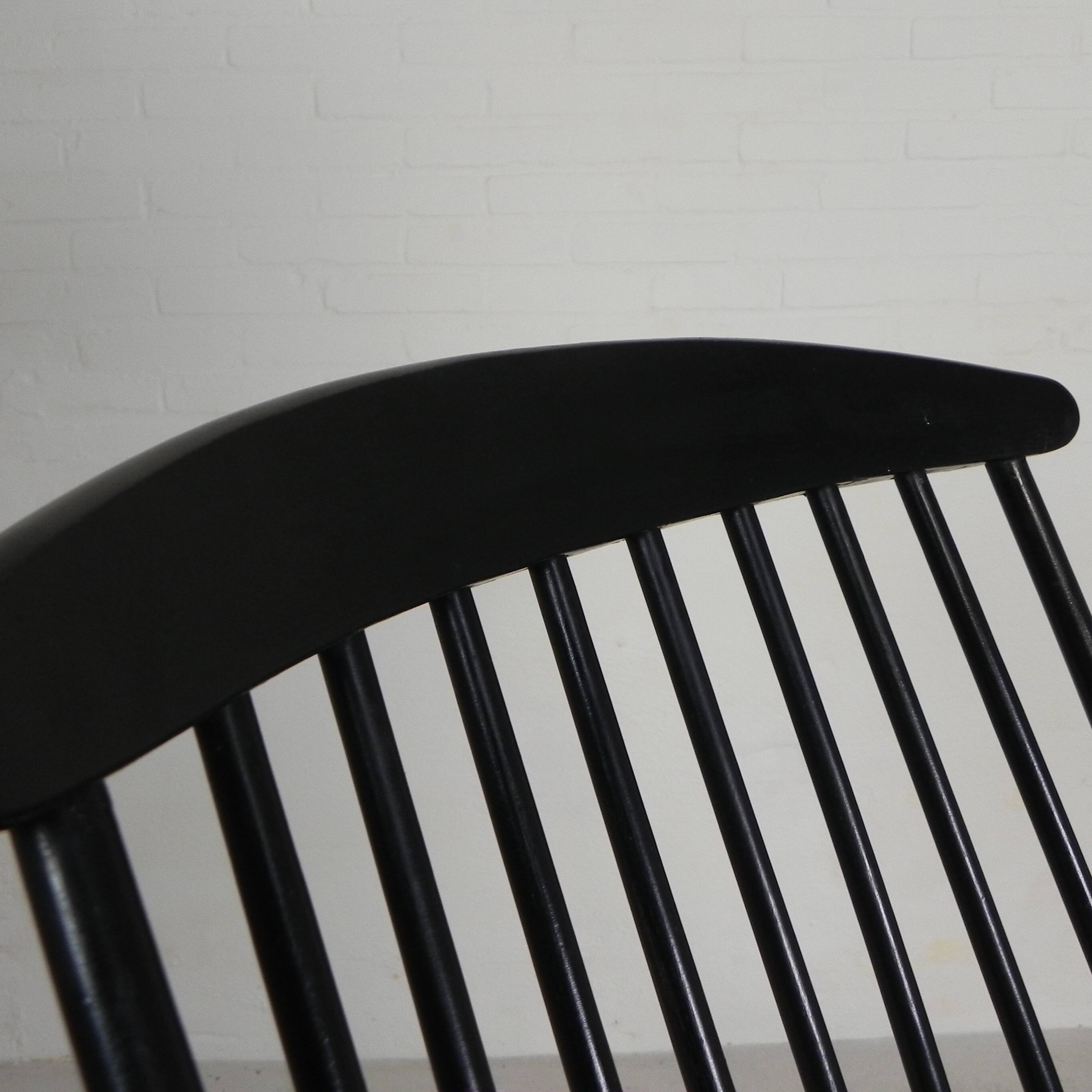 Spindle chair, rocking chair