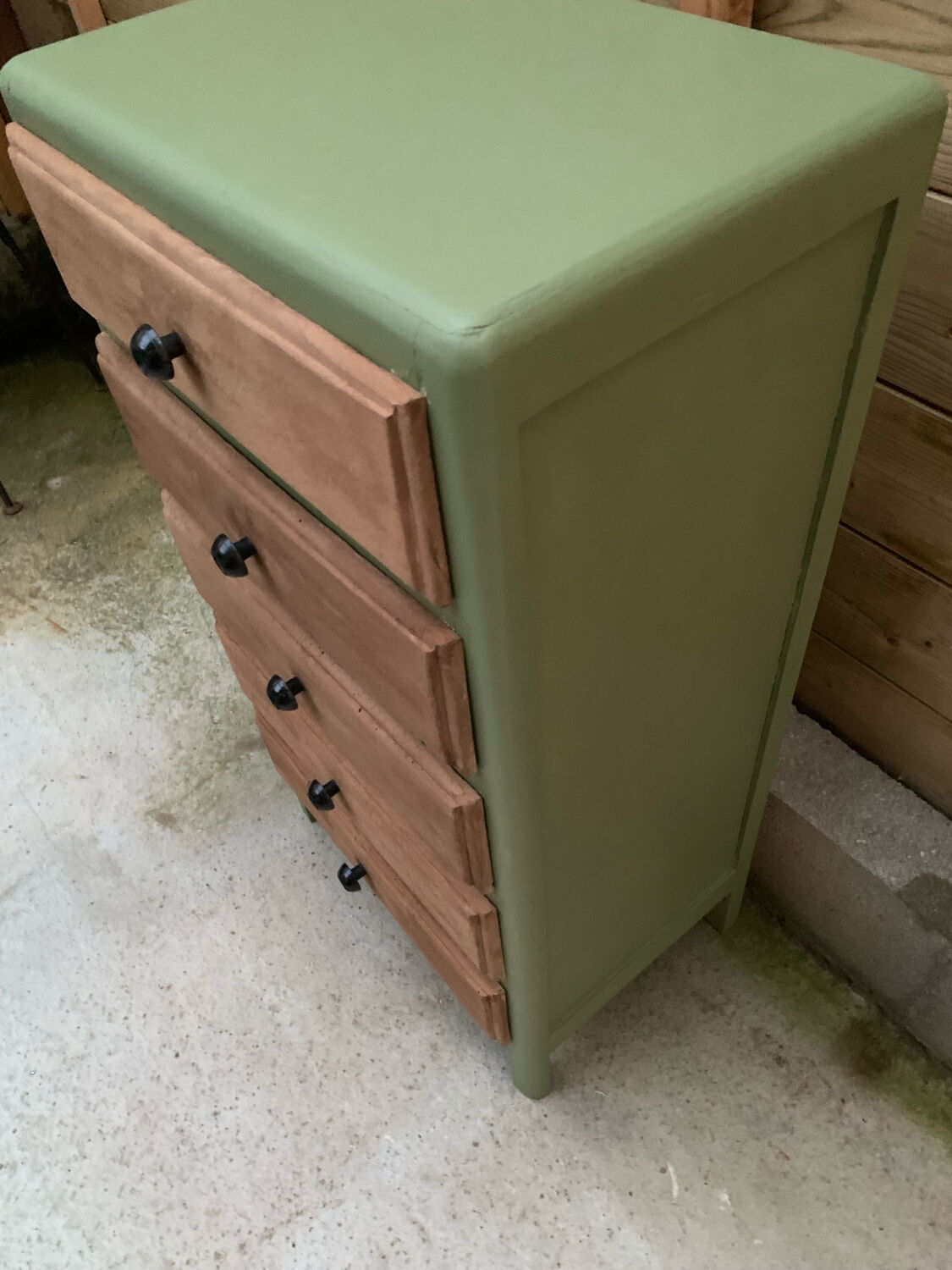 Parisian chest of drawers