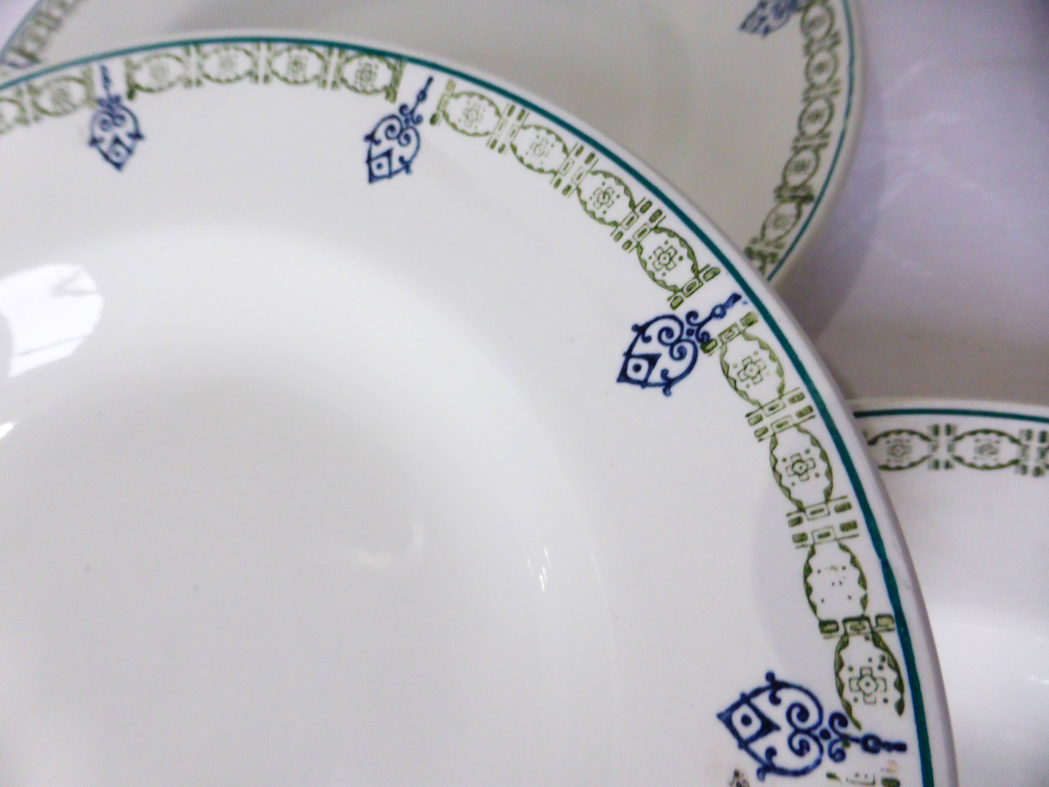 4 assiettes creuses vintage de St Amand 211239