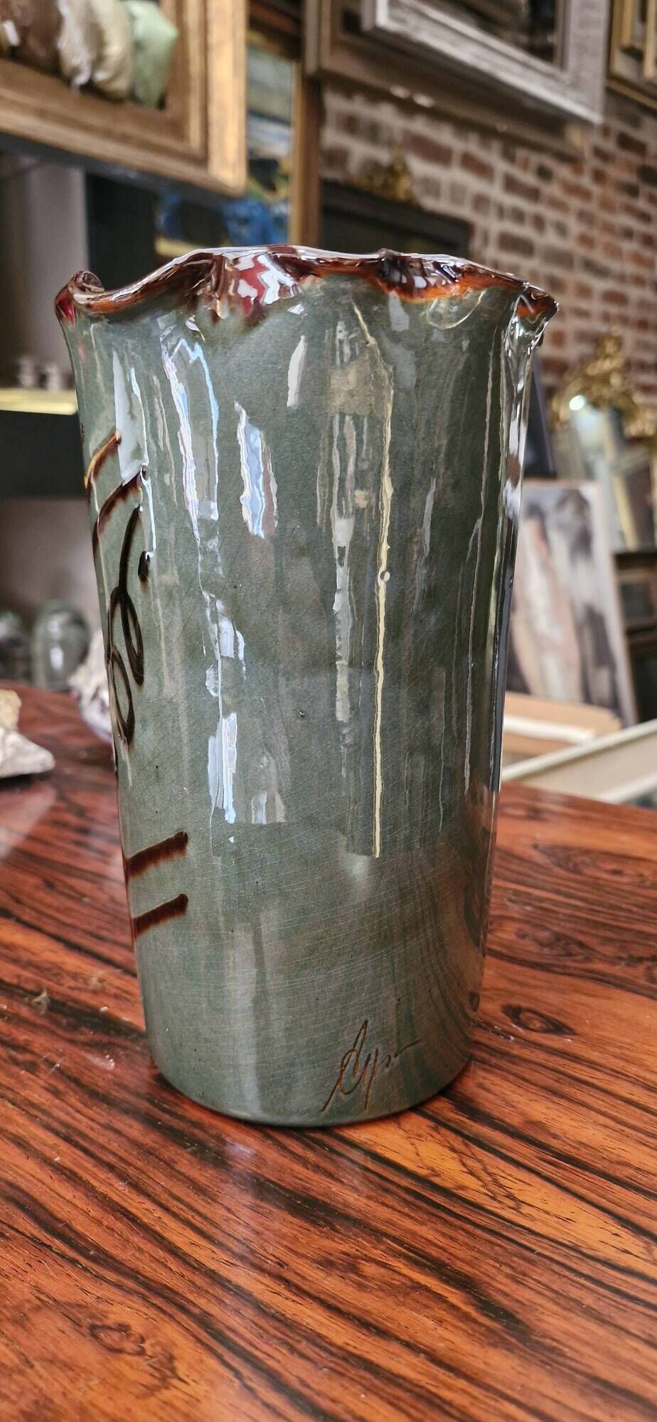 Vase à décor géométrique par Thomas Buxó.