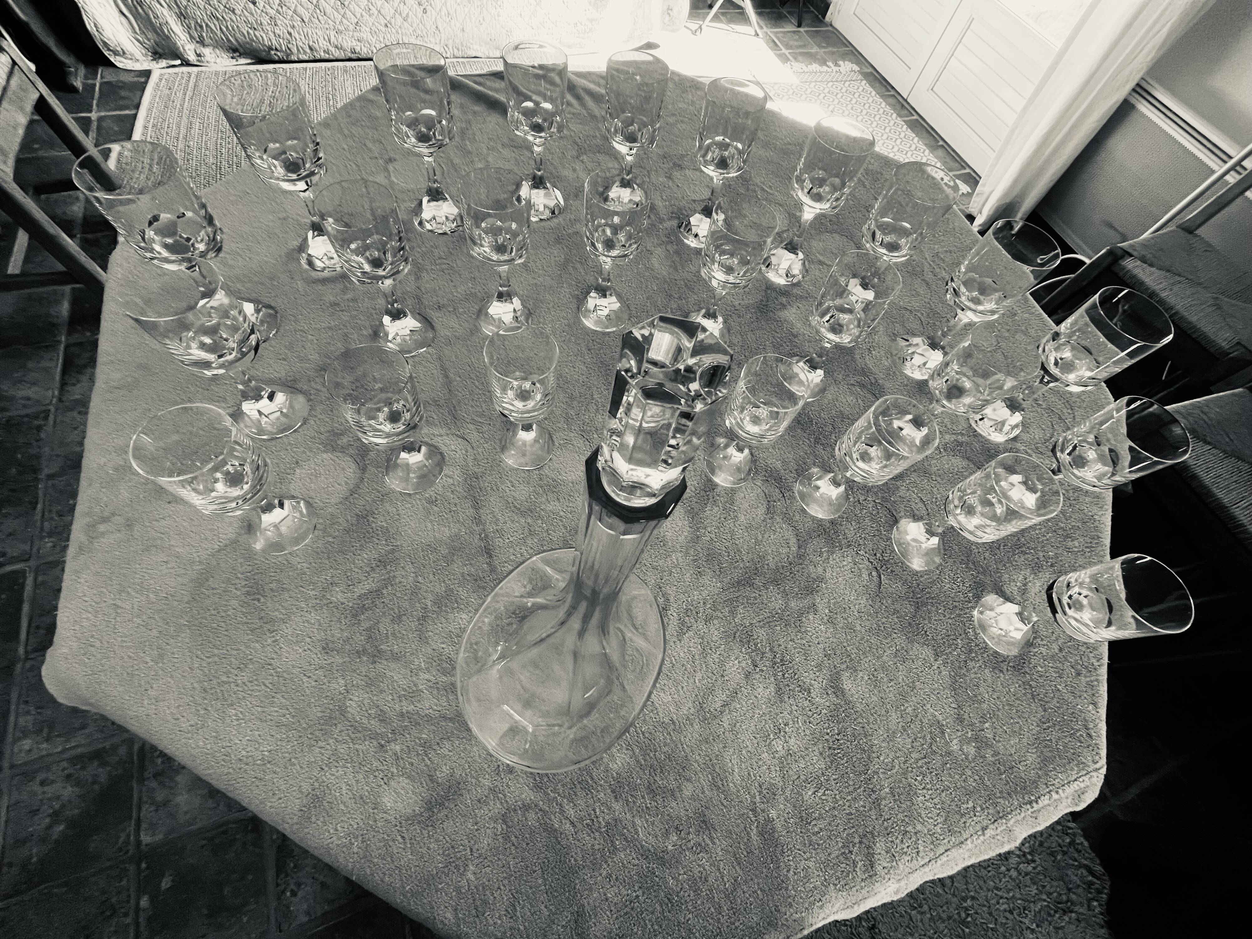 Service Baccarat Narcisse (1972) : 28 verres et carafe