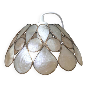 Suspension en nacre « Pétales » beige