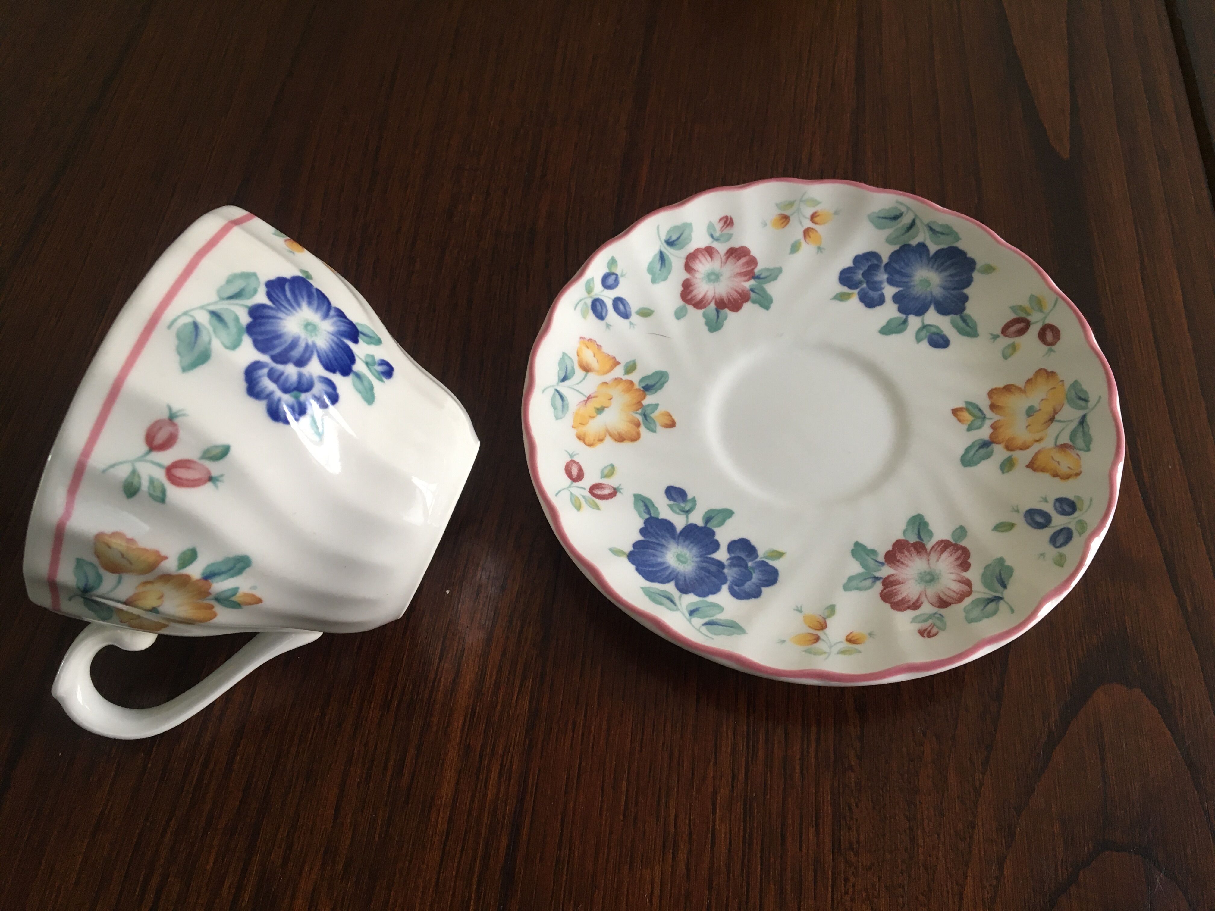Tasse Churchill fleurie made in England