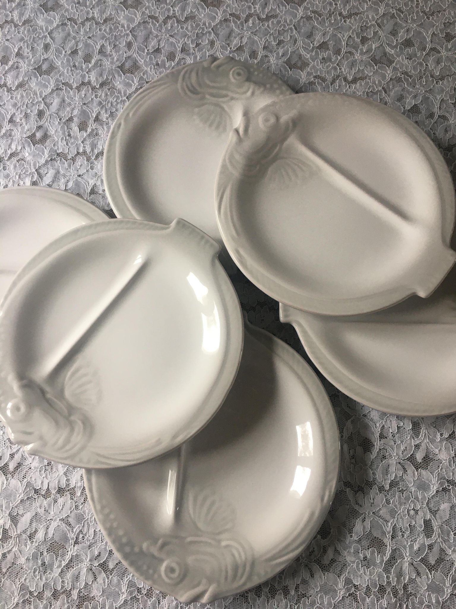 6 vintage fish plates