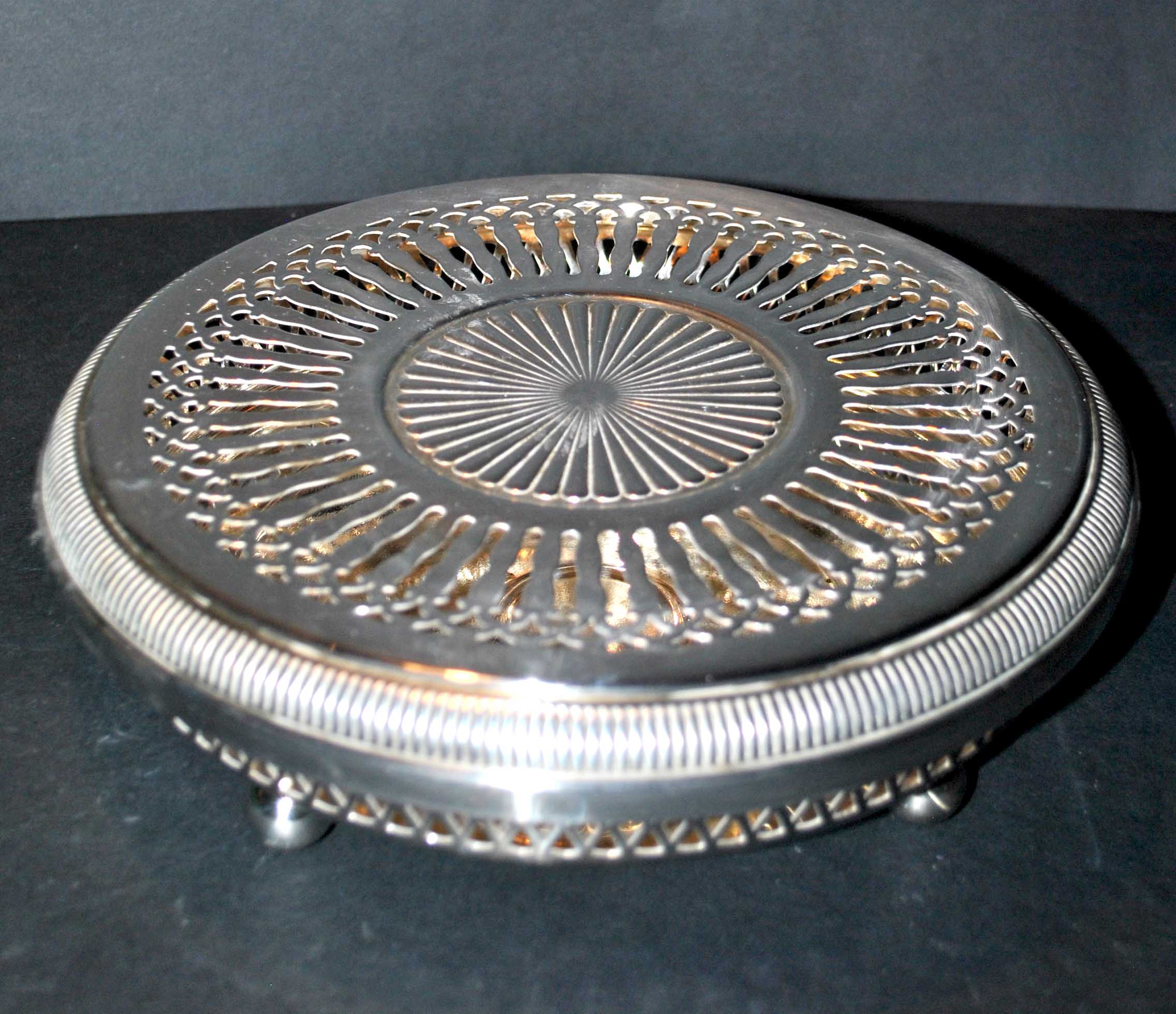 Vintage openwork stove sub-dish in silver metal NPA - Hospitality silverware restaurant bistro