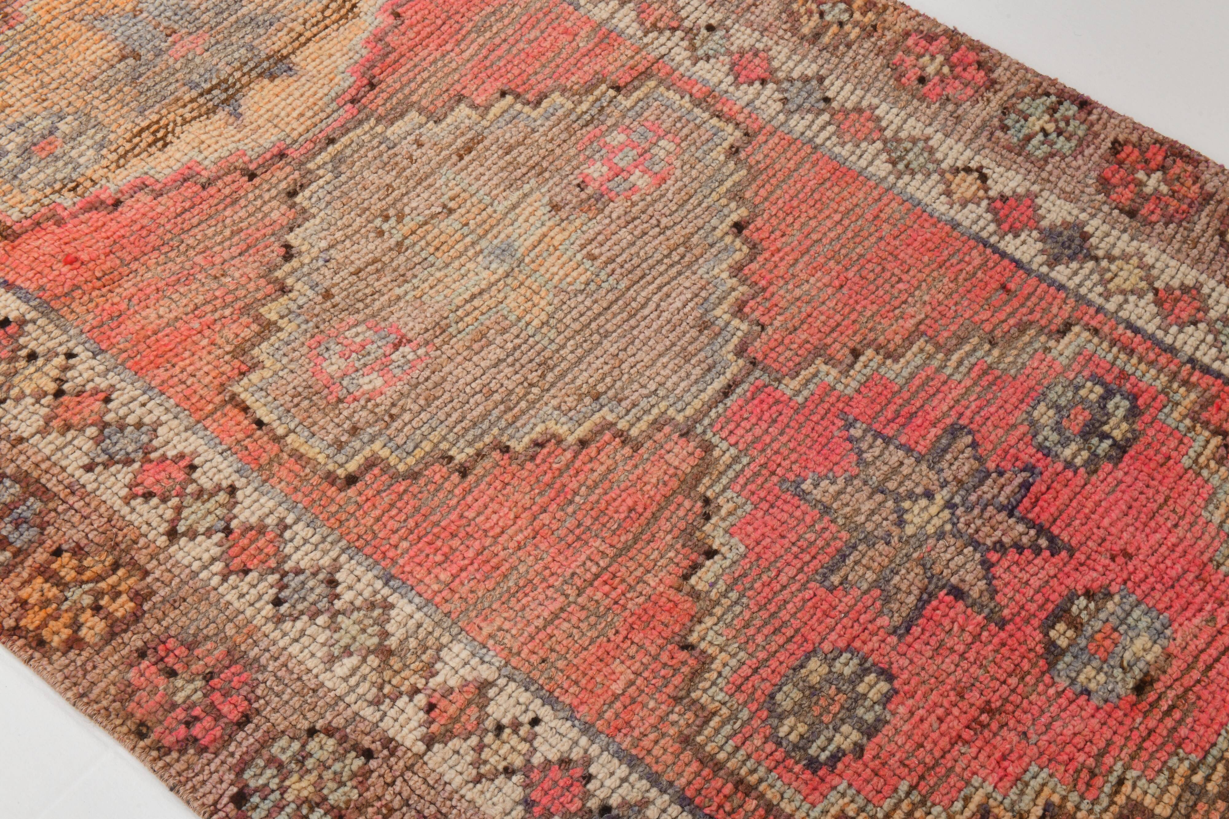 Tapis de couloir oriental vintage rose