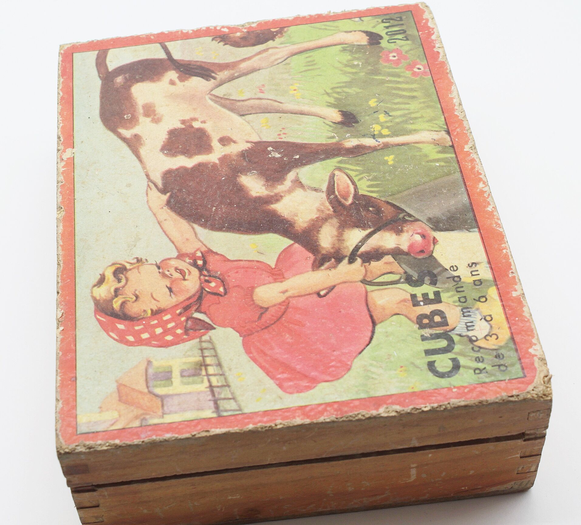 Old box cubes children