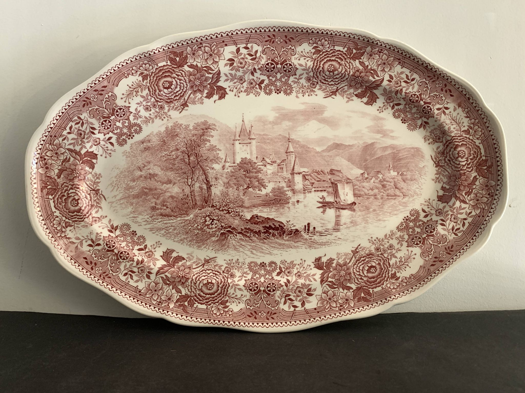 Oval flat Villeroy and Boch, model Burgenland red