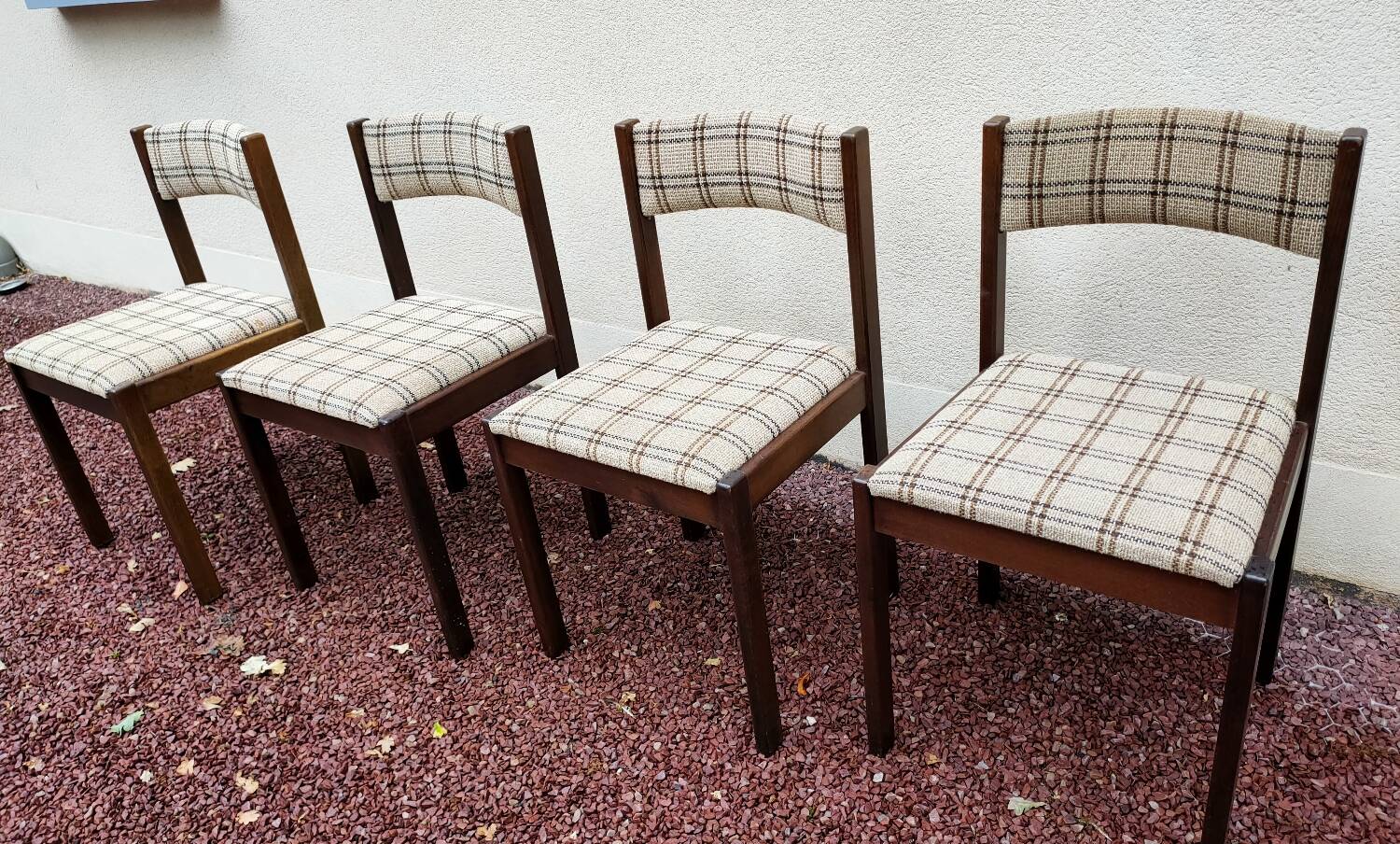 Ensemble de 4 chaises en bois et tweed 70'