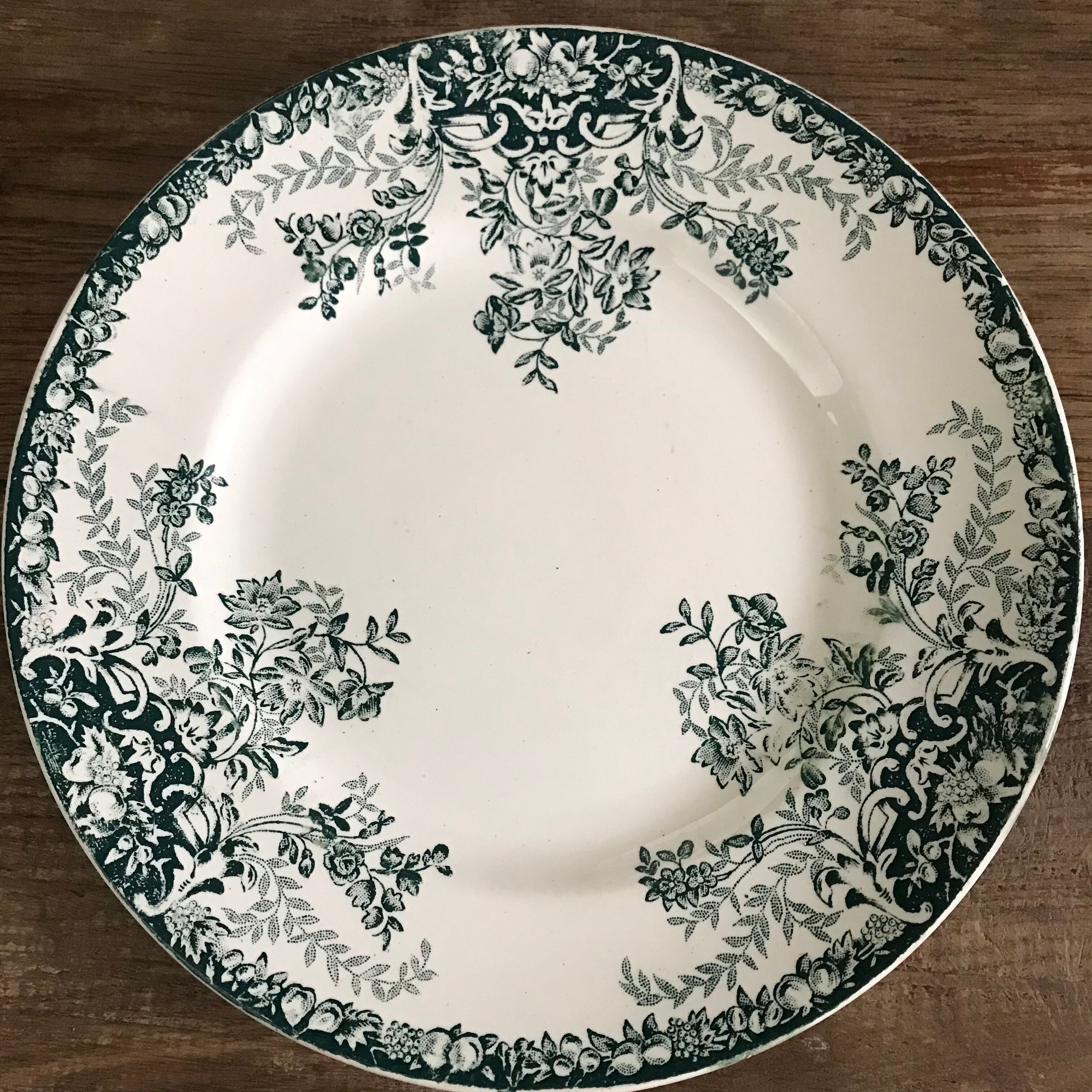 5 plates St Amand fruit pattern
