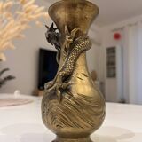 Dragon vase
