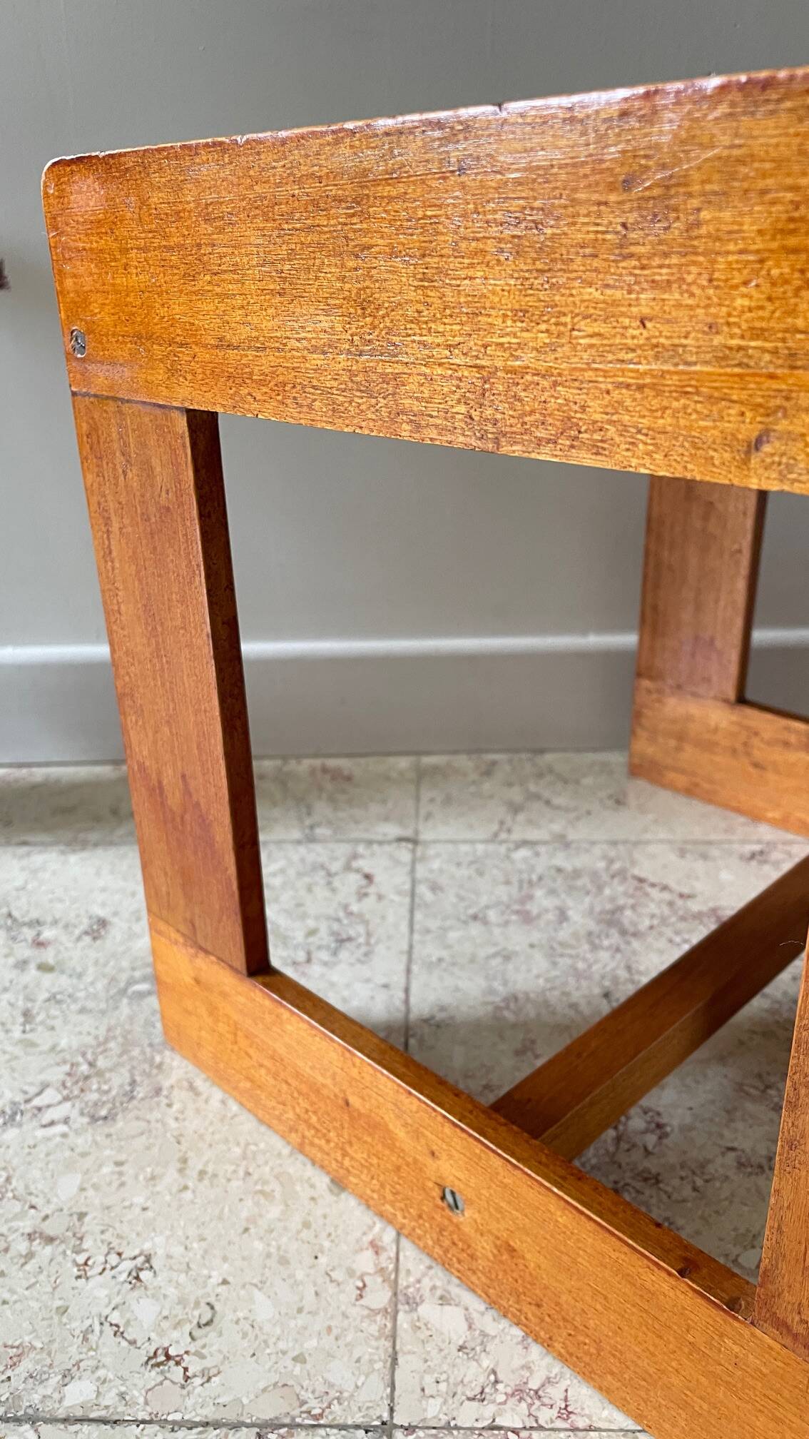 Table basse géométrique bois miel vintage