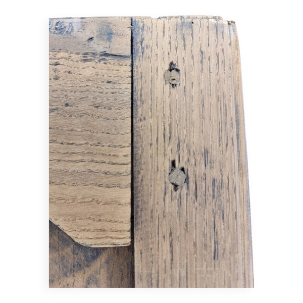 Garde-robe rustique française sculptée à la main