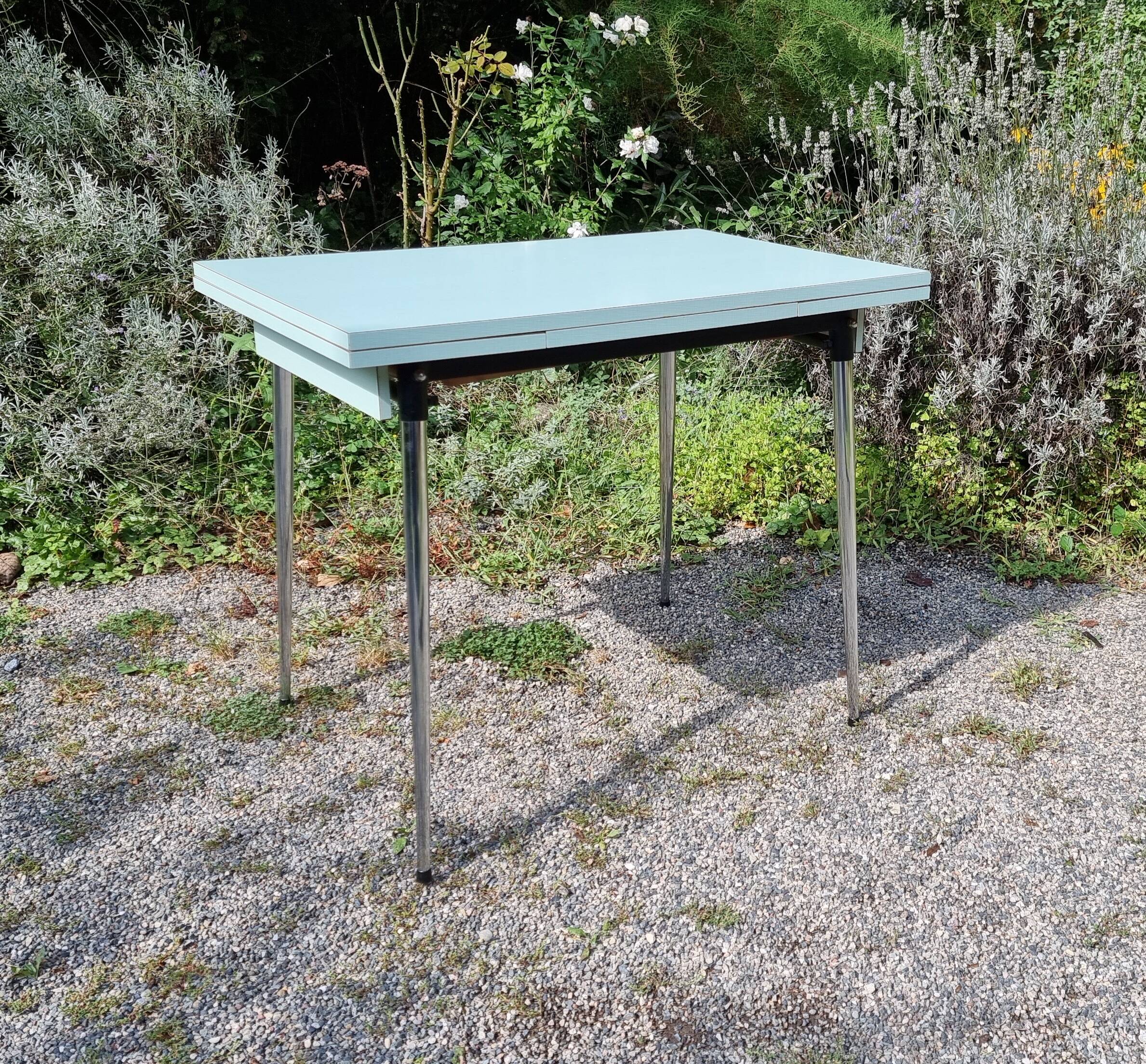 Water green formica table with 2 drawers and extensions