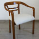 Fauteuil vintage en bois et bouclette fine
