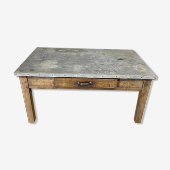 Table basse plateau zinc