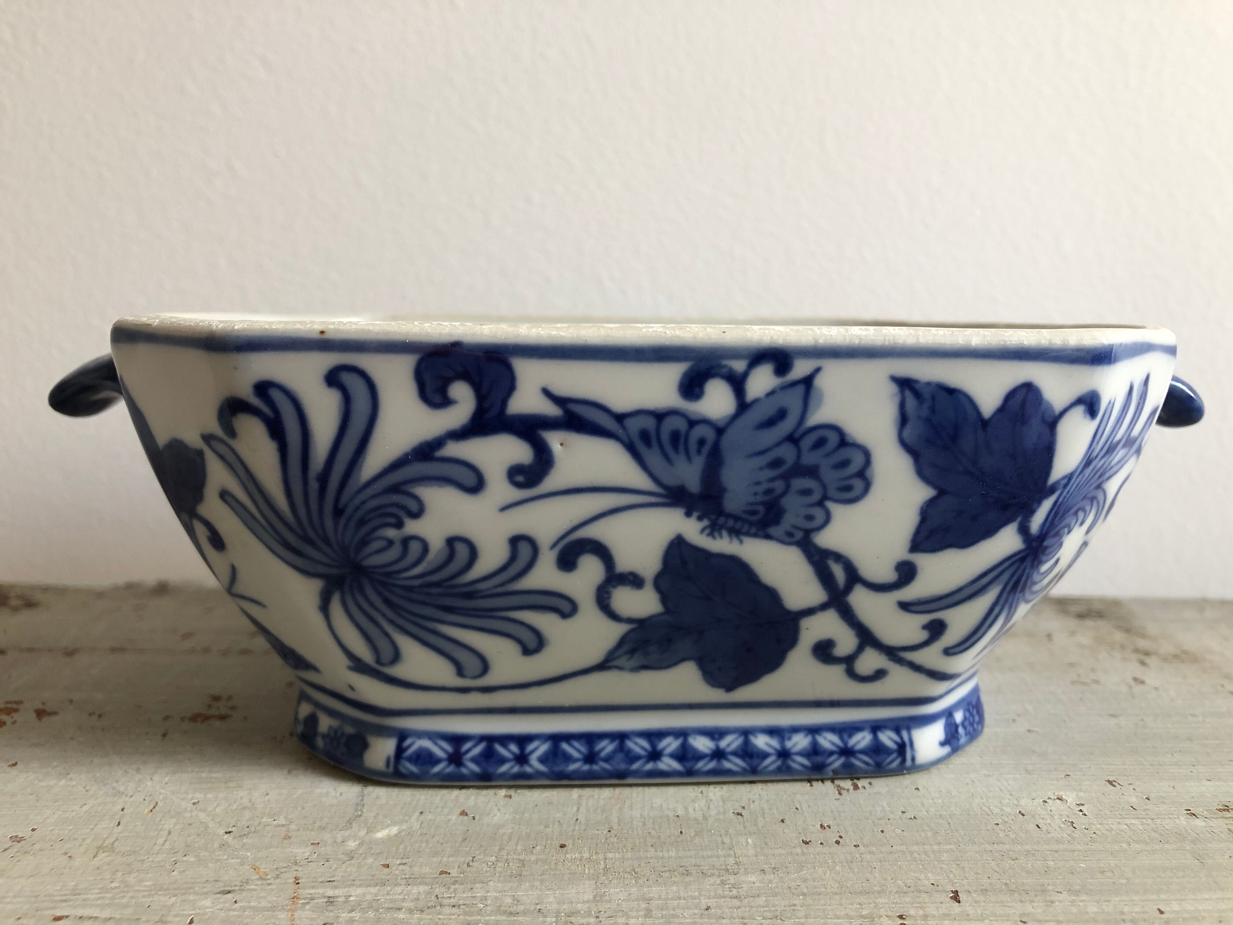 China porcelain terrine topped with a Fo dog