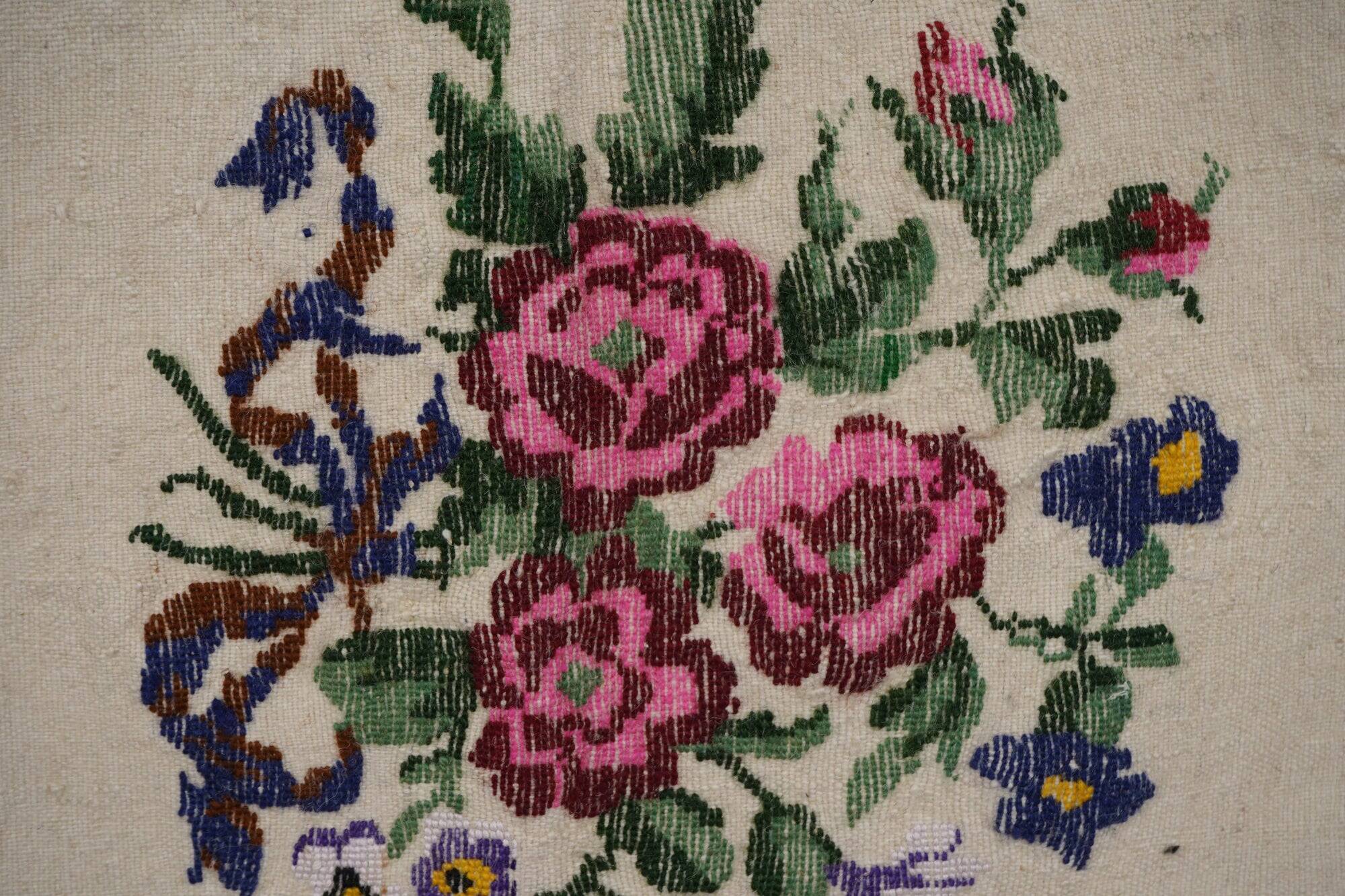 Vintage Turkish kilim, handwoven, 94x134 cm.