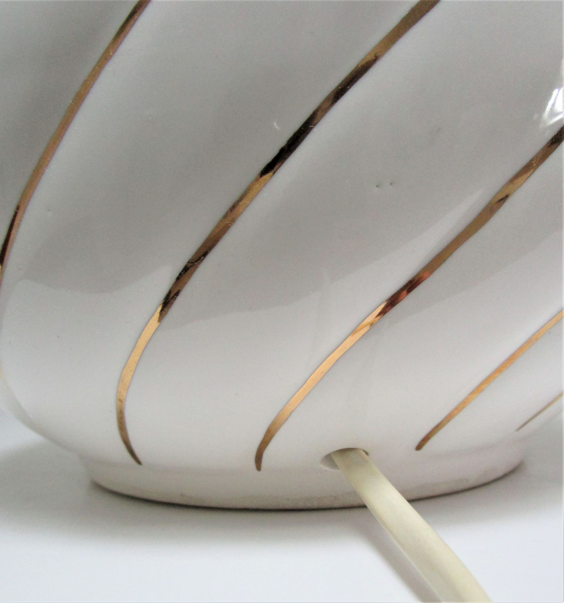 Pied de lampe céramique blanc et or design italien années 70 / 80