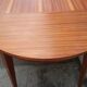 Table scandinave