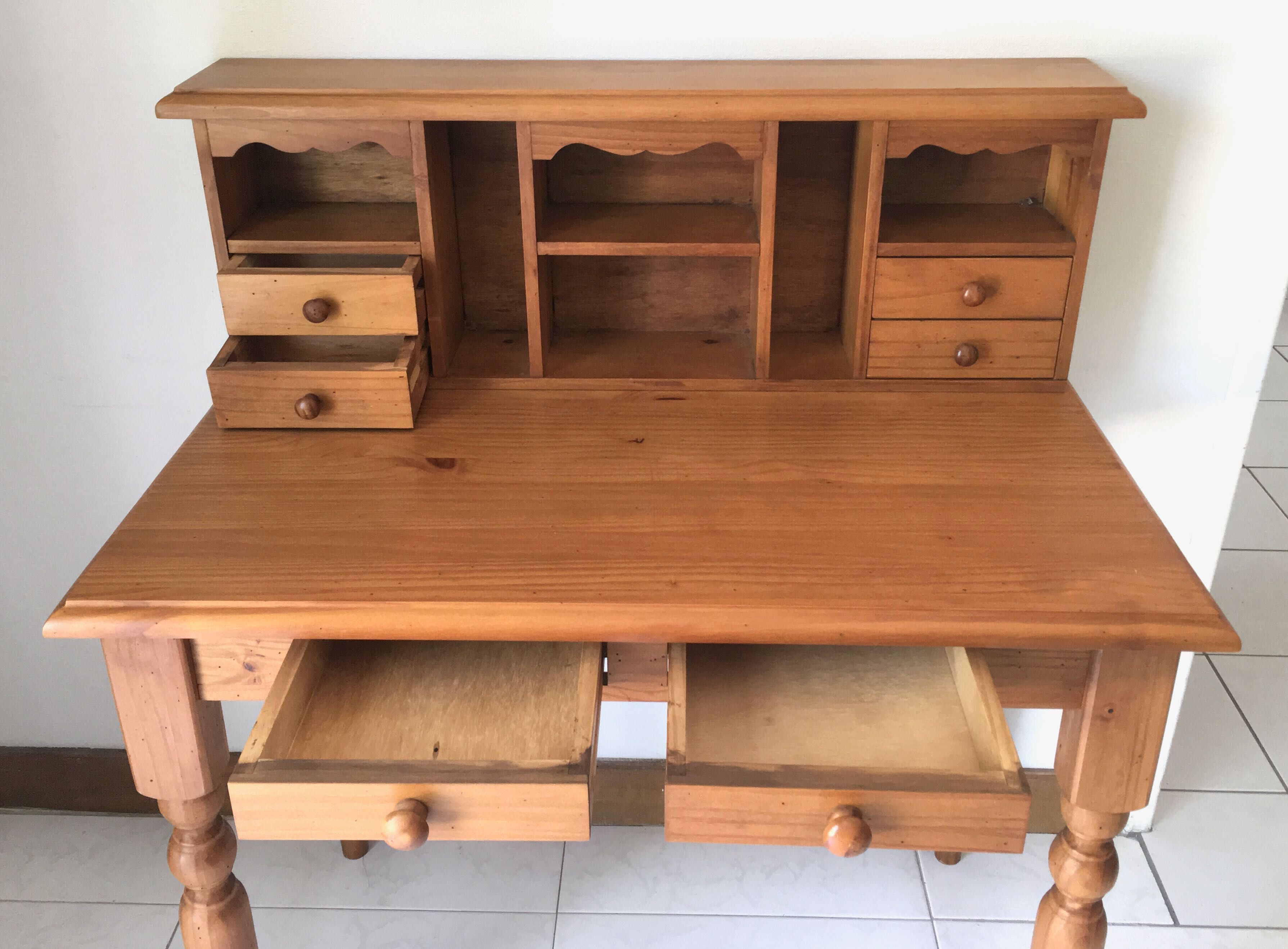 Bureau de chambre d’hôtel vintage
