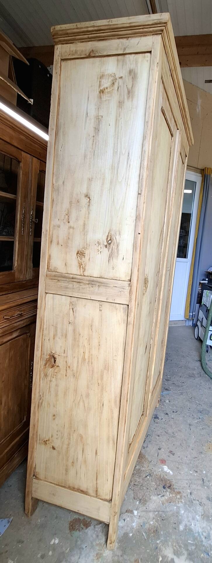Armoire parisienne