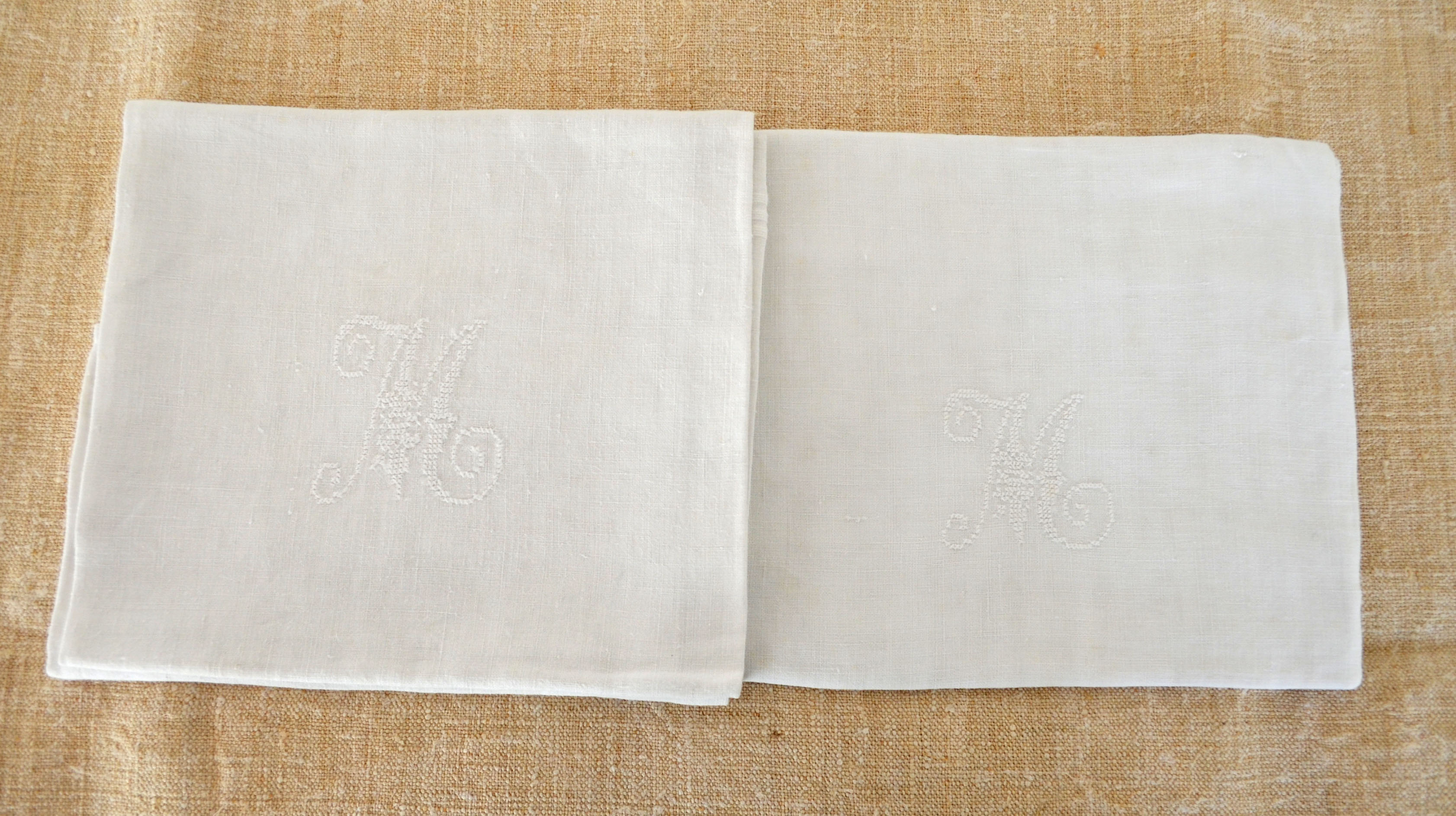 7 serviettes de table anciennes monogrammées