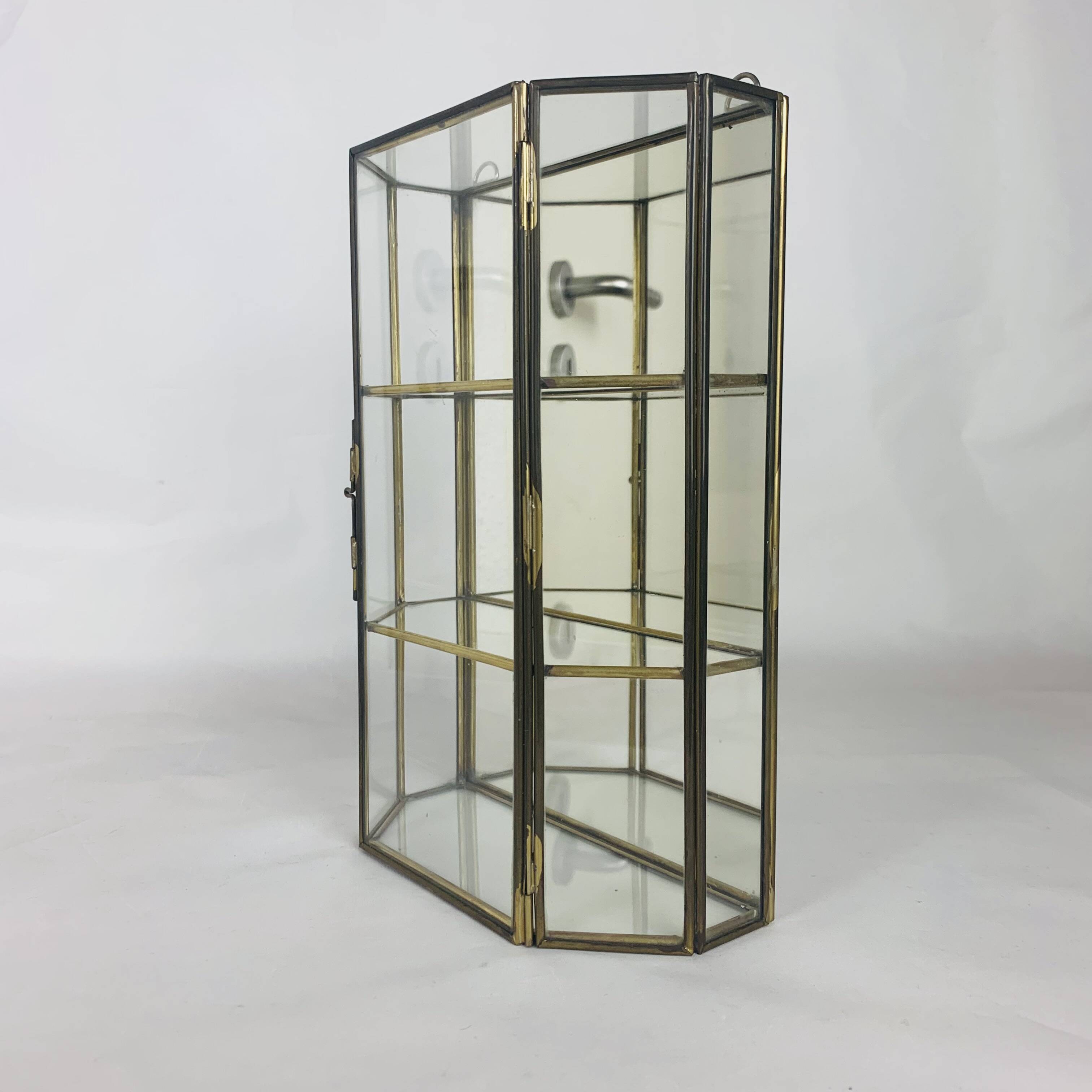 Vitrine miniature laiton verre, étagère