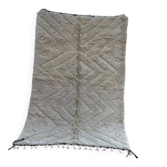 Handmade traditional white Berber rug size 200 x 300 cm
