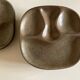 Set de 8 assiettes de potier en grès mid century modern à identifier