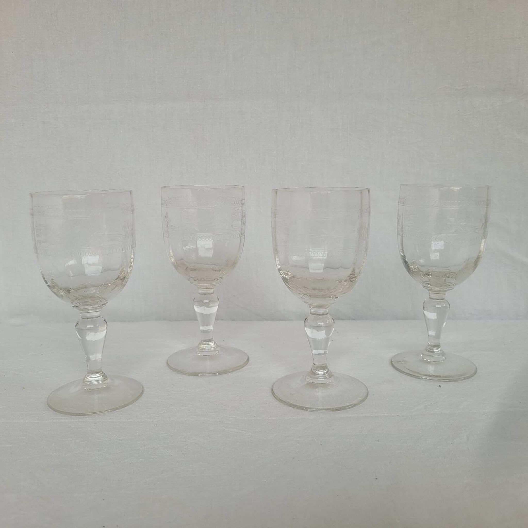 Verres à apéritif gravés soufflés – fin XIXᵉ / début XXᵉ siècle