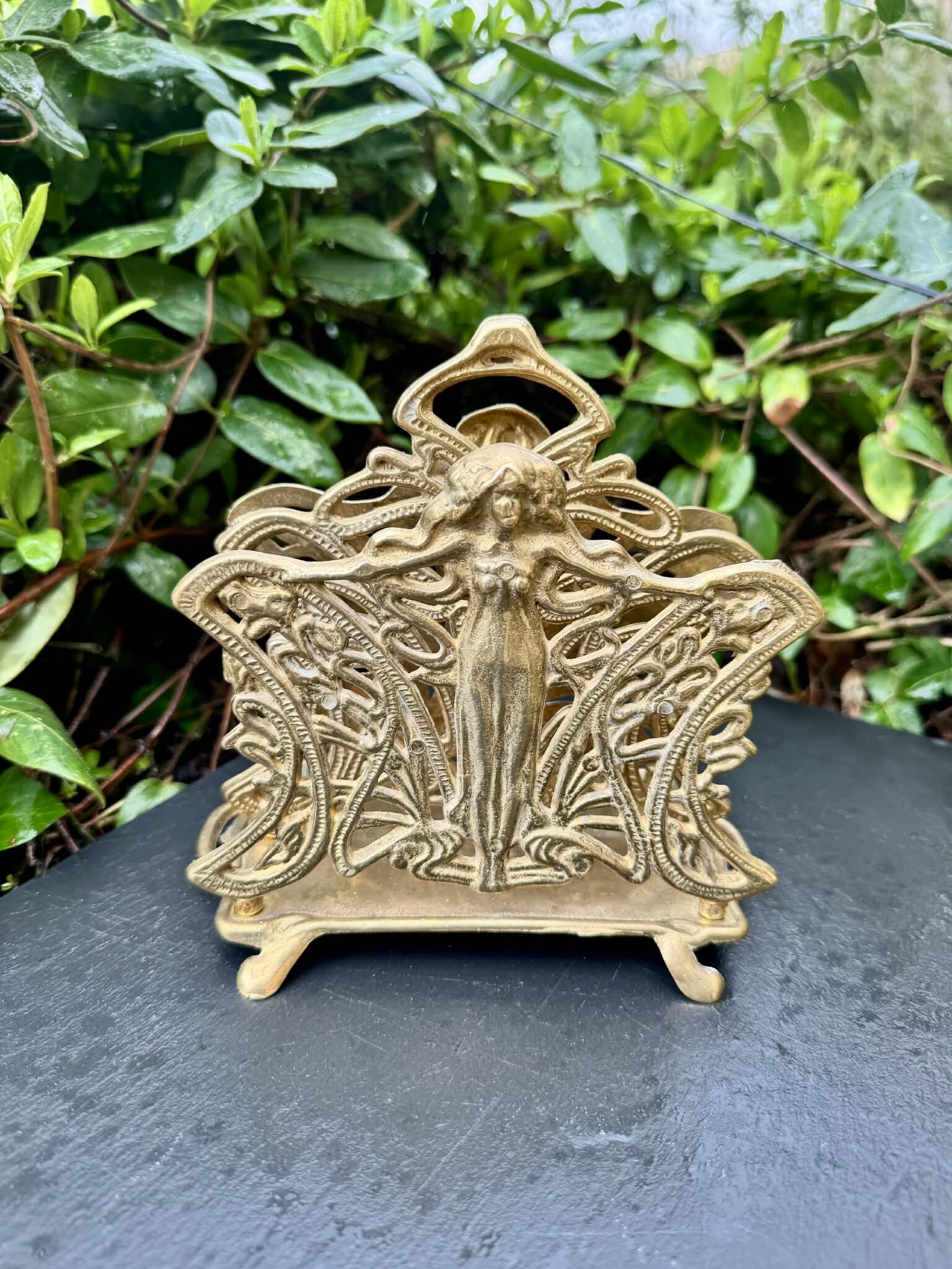 Porte-revues en laiton massif Art Nouveau