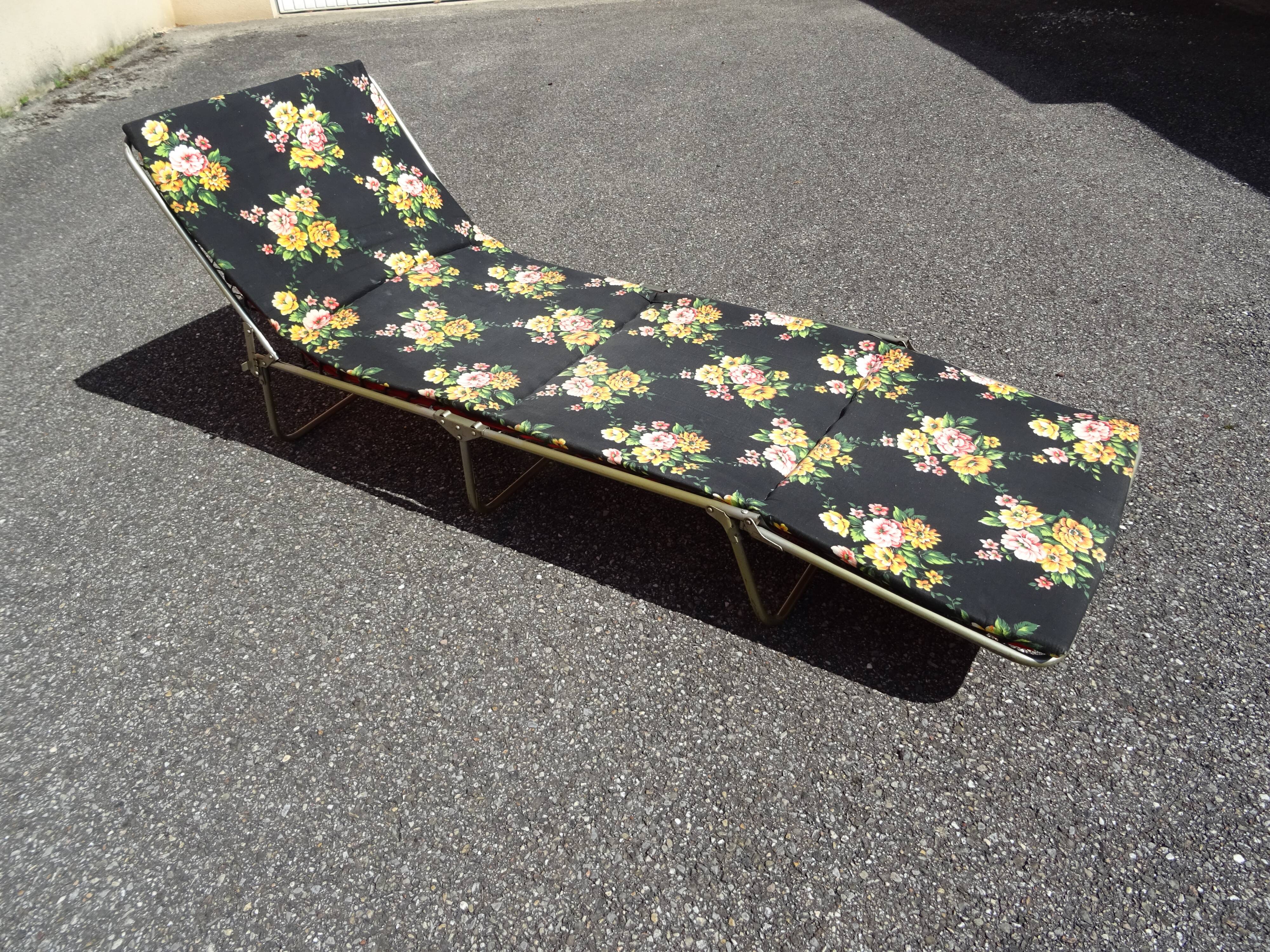 Folding chaise longue cous camp bed with flowers vintage brand Castel Joyeux