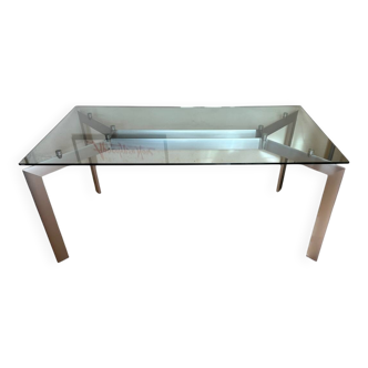Metra Seccose table, design by Makio Hasuike