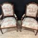 Paire de fauteuils Louis XVI en noyer, tissu toile de Jouy