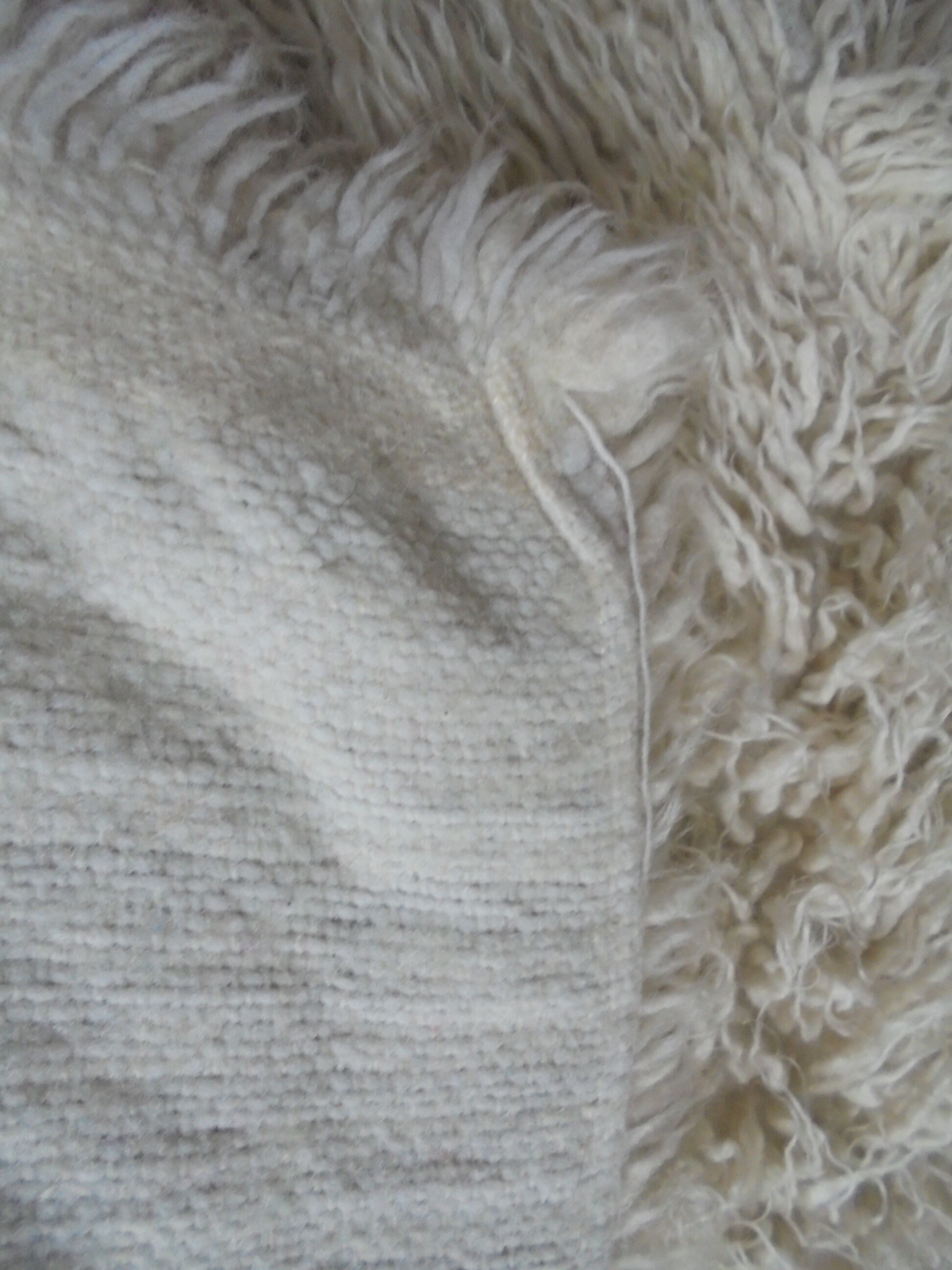 Wool rug 110 x 160 cm