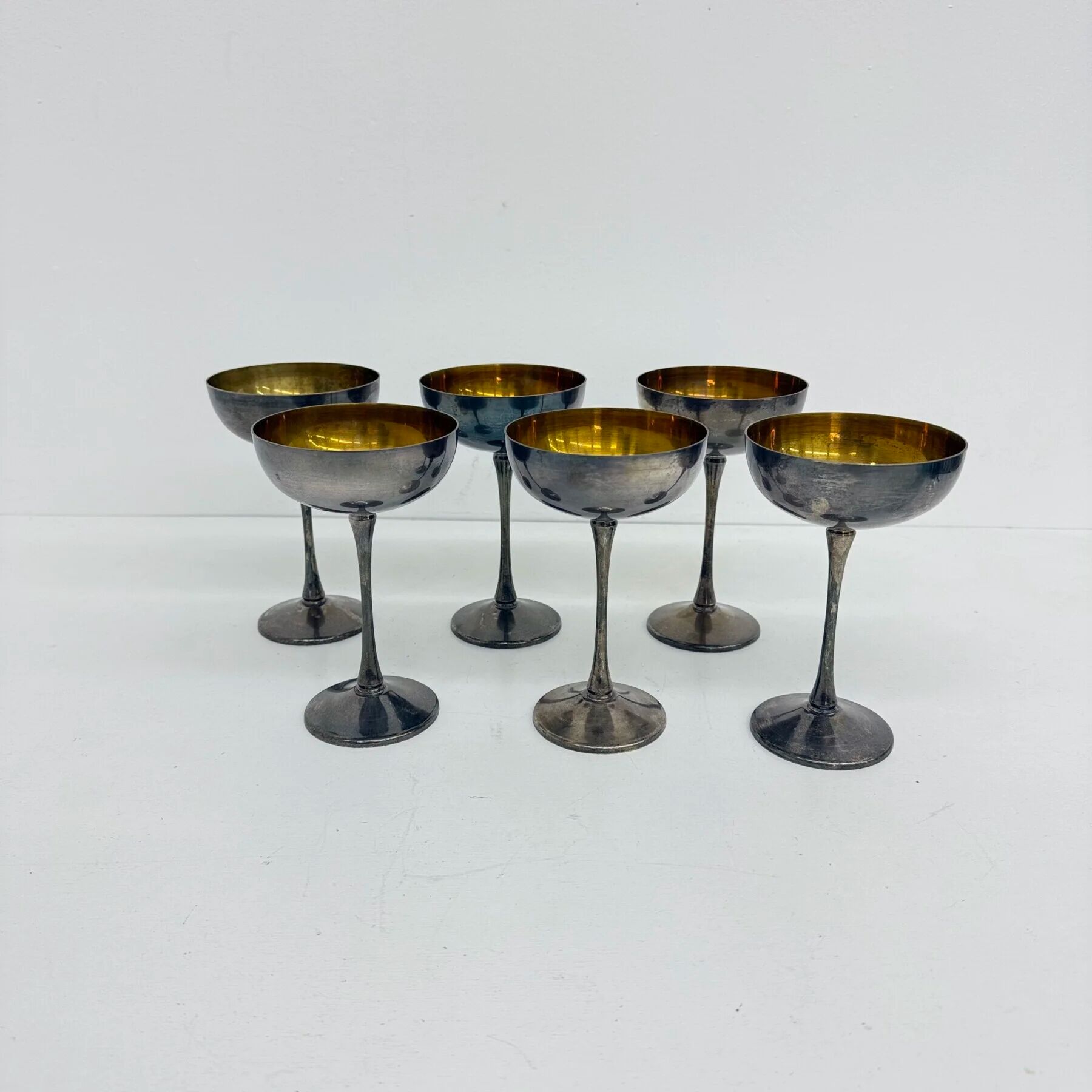 Ensemble de 6 coupes à champagne en laiton argenté, années 1970, Italie.