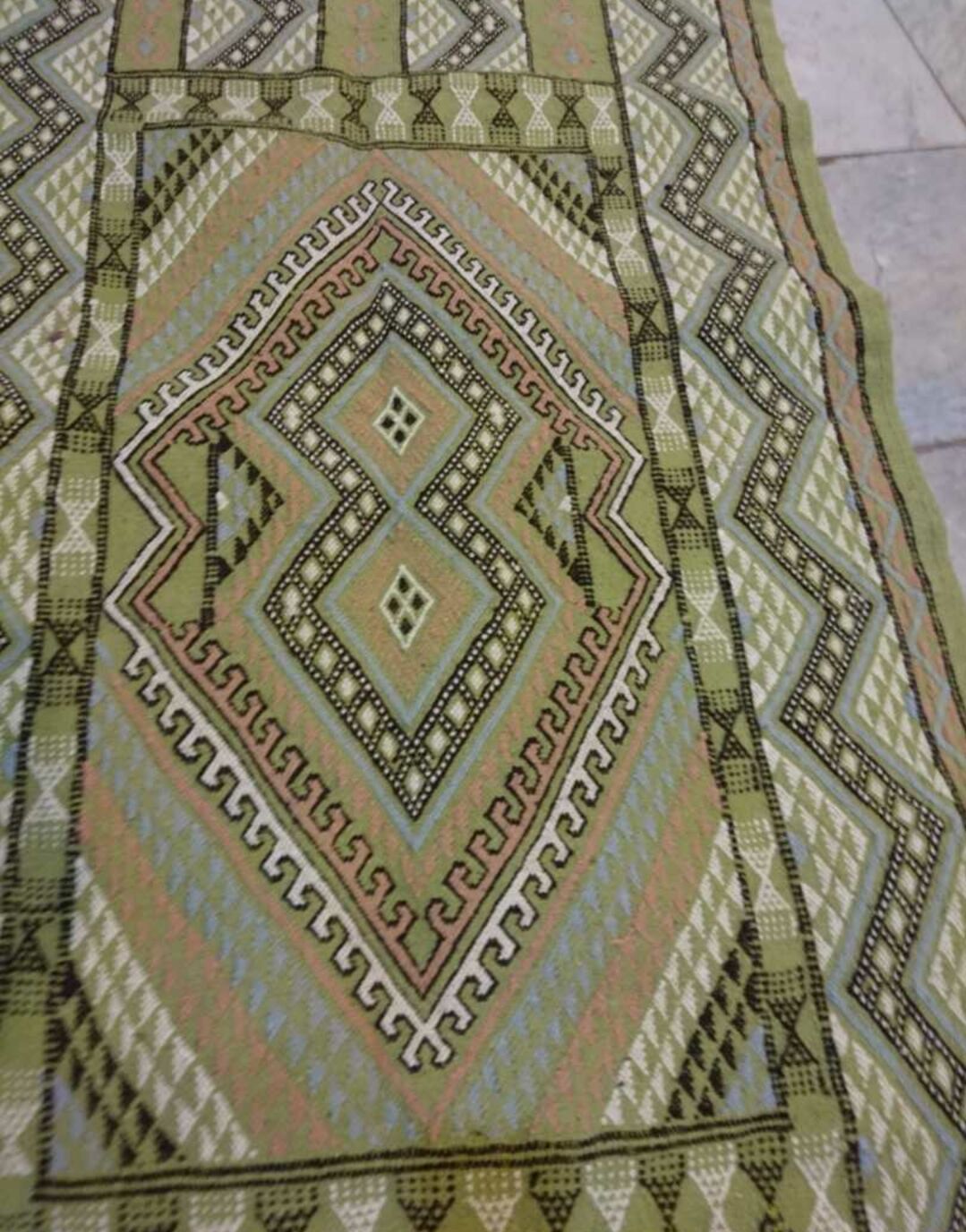 Green berber carpet in pure wool 195x100cm
