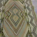 Green berber carpet in pure wool 195x100cm